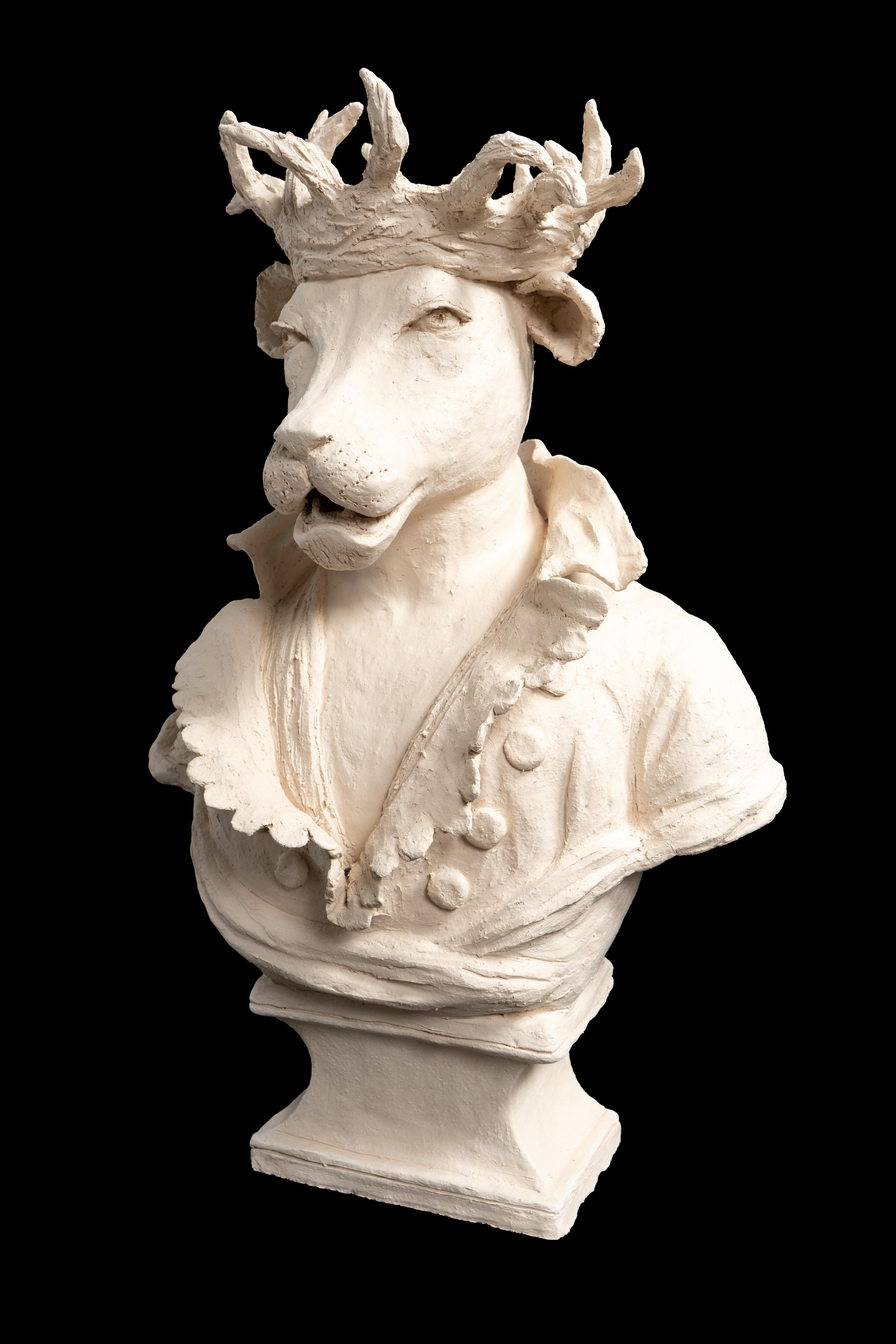Figure anthropomorphe en terre cuite d'un lion de montagne portant une couronne d'épines Neuf - En vente à New York, NY