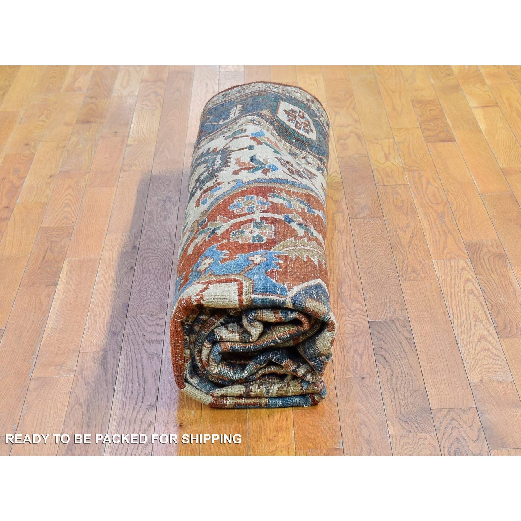 Terrakotta Antiker persischer Heriz-Wollteppich in gutem Zustand mit gerafftem Blattmuster im Angebot 2