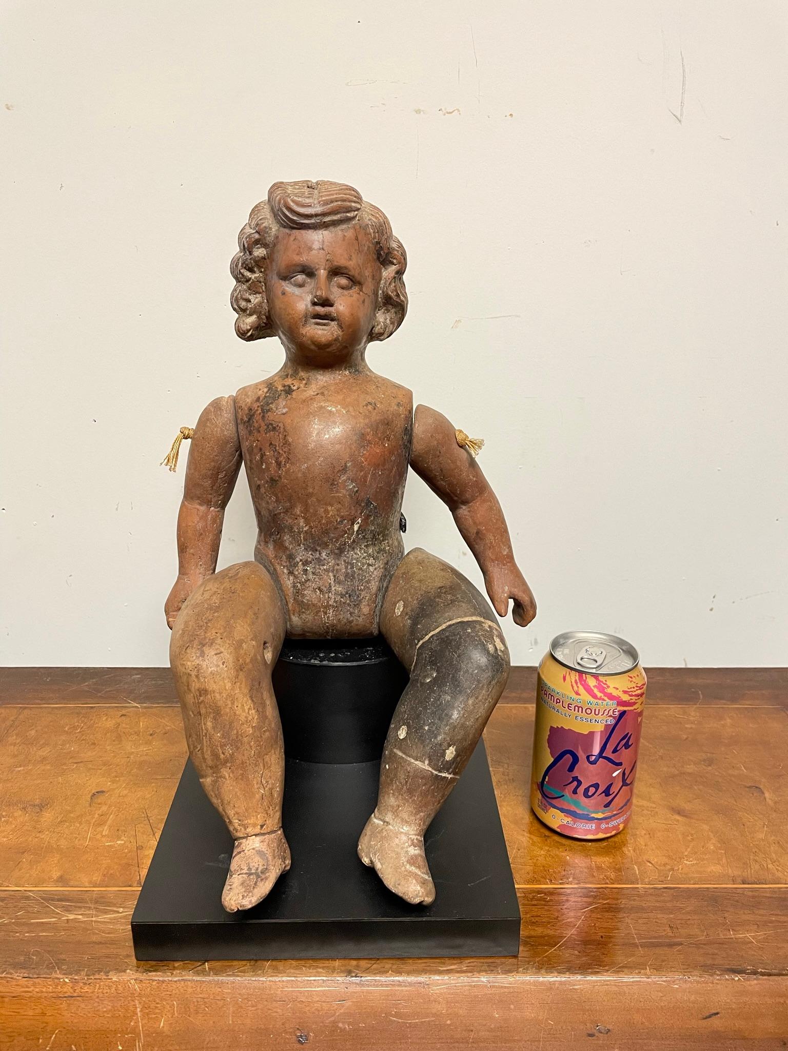 Figure de poupée Santos articulée en terre cuite en vente 8