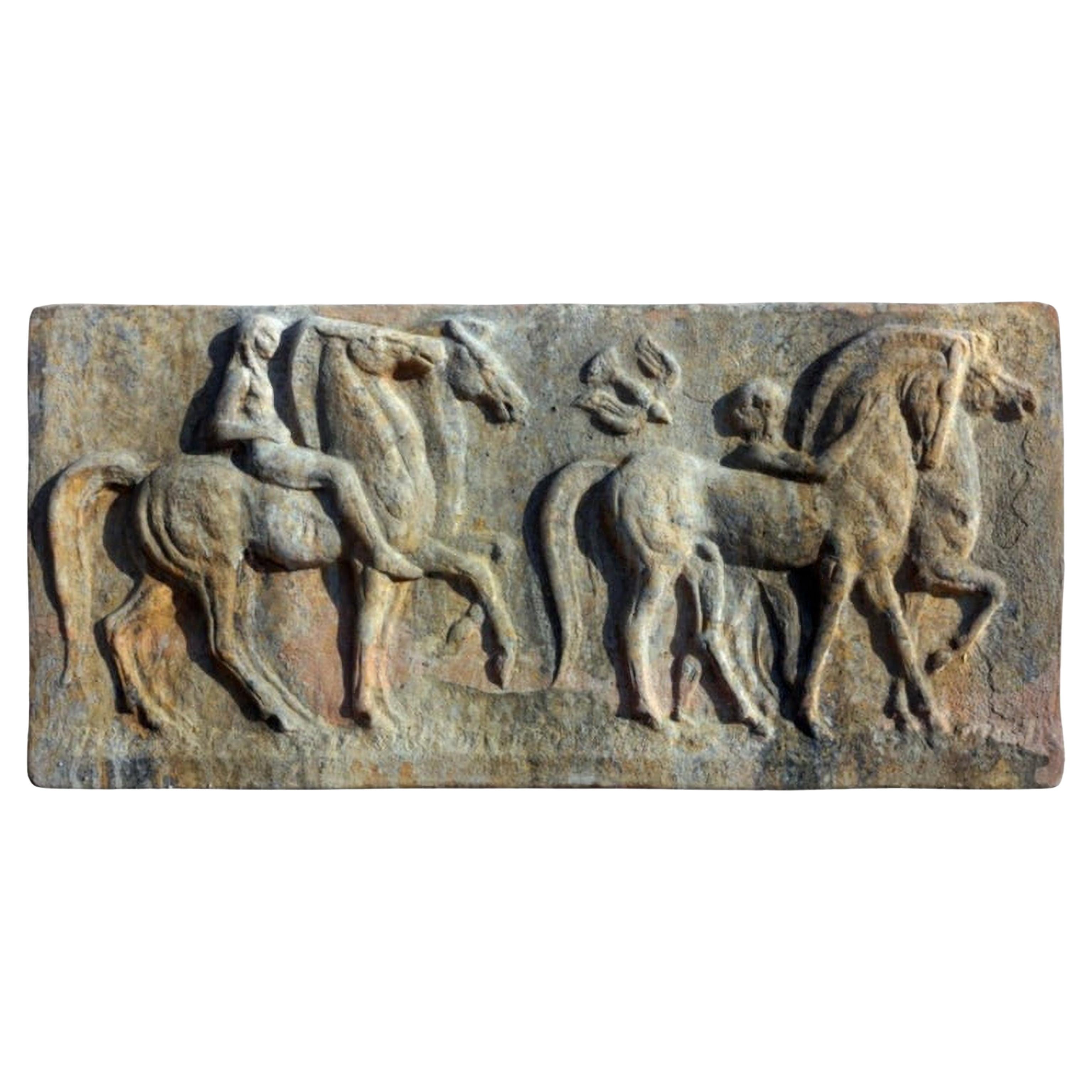 Chevaux et chevaliers grecs en bas-relief en terre cuite, fin du XIXe siècle