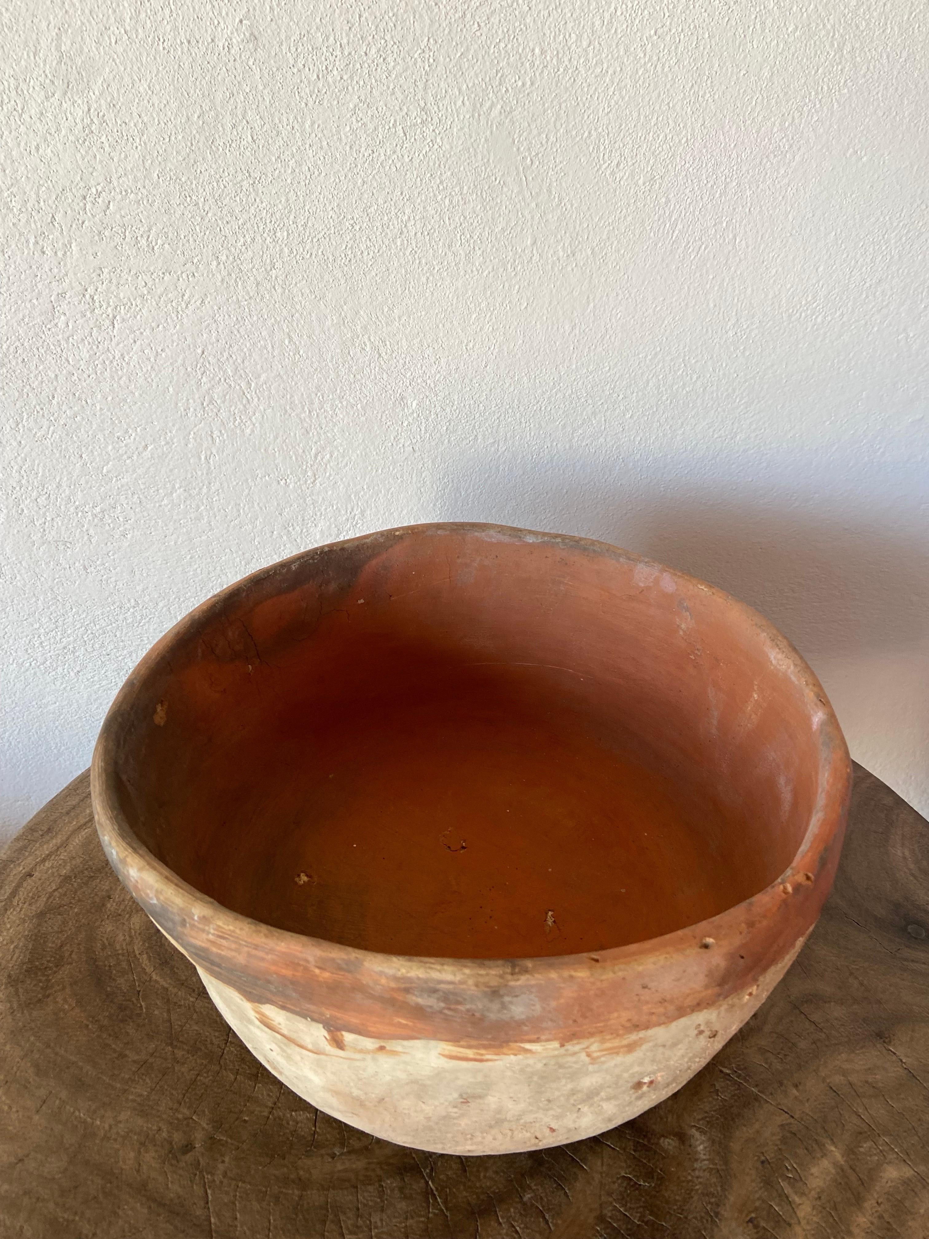Rustic Terracotta Bowl From Mexico, Circa 1970´s For Sale