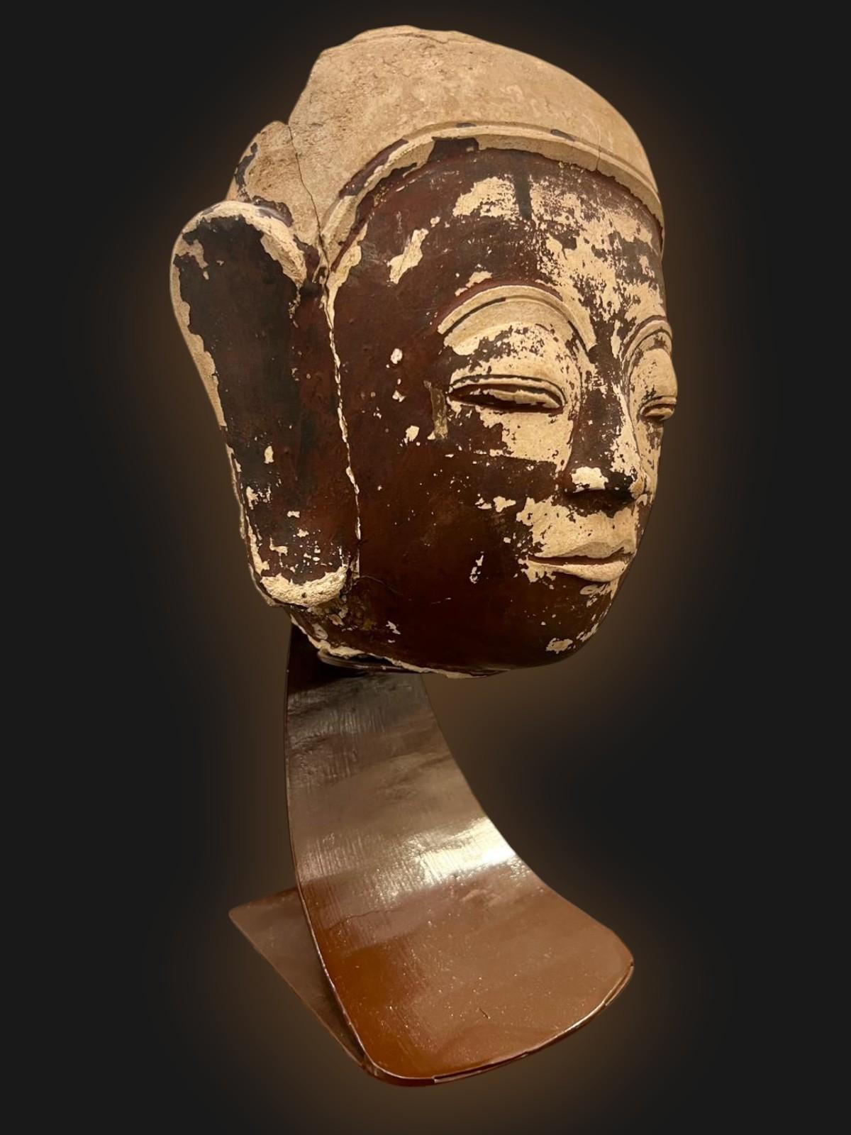 Medieval Terracotta Buddha head, Shan State Kingdom, Burma, 16th/18th century For Sale