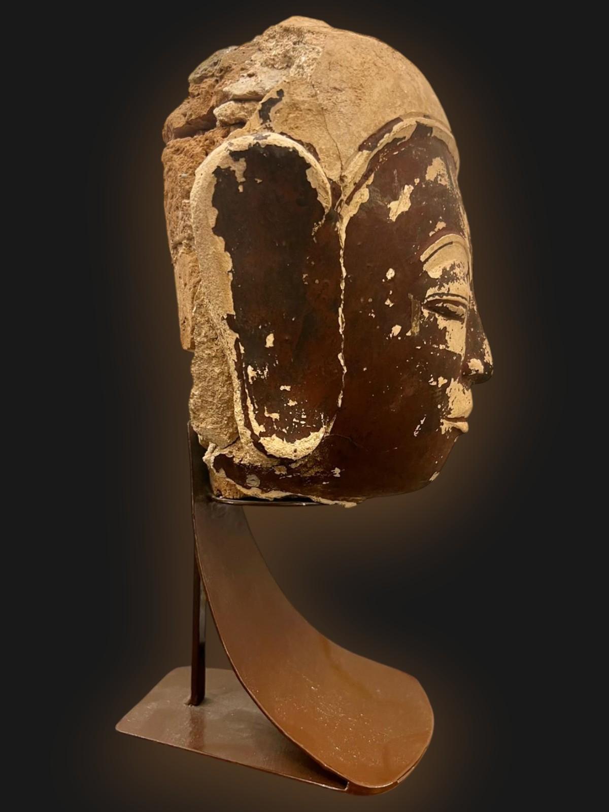 Terracotta Buddha head, Shan State Kingdom, Burma, 16th/18th century For Sale 1