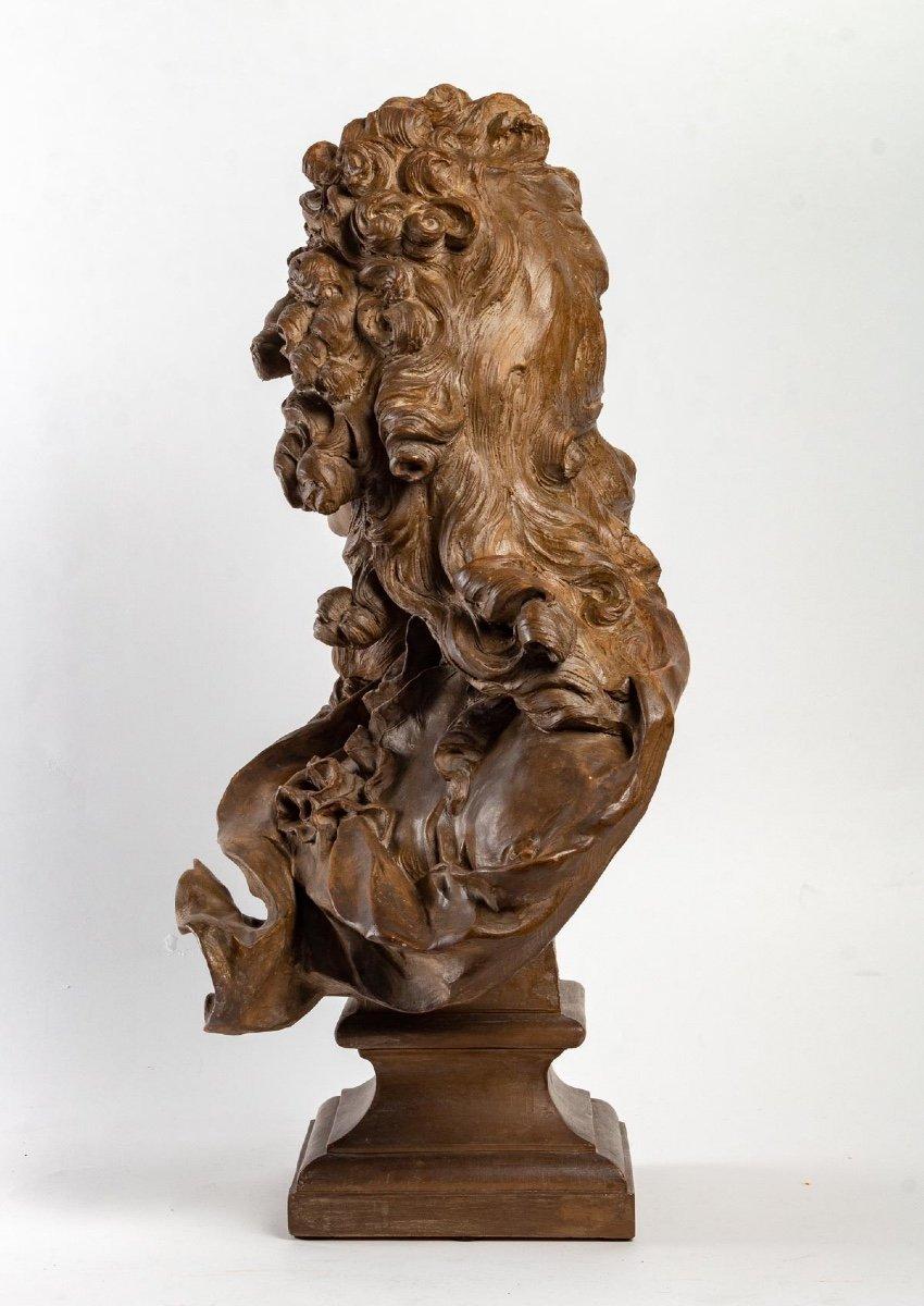 Terracotta bust of Corneille Van Clève, after Jean-Jacques Caffieri
Period: 18th century
Dimensions: Total height: 64cm
Bust dimensions: Height: 53cm x width: 46cm x depth: 27cm
Base dimensions: Height: 13cm x width: 27cm
Signature: CAFFIERI.