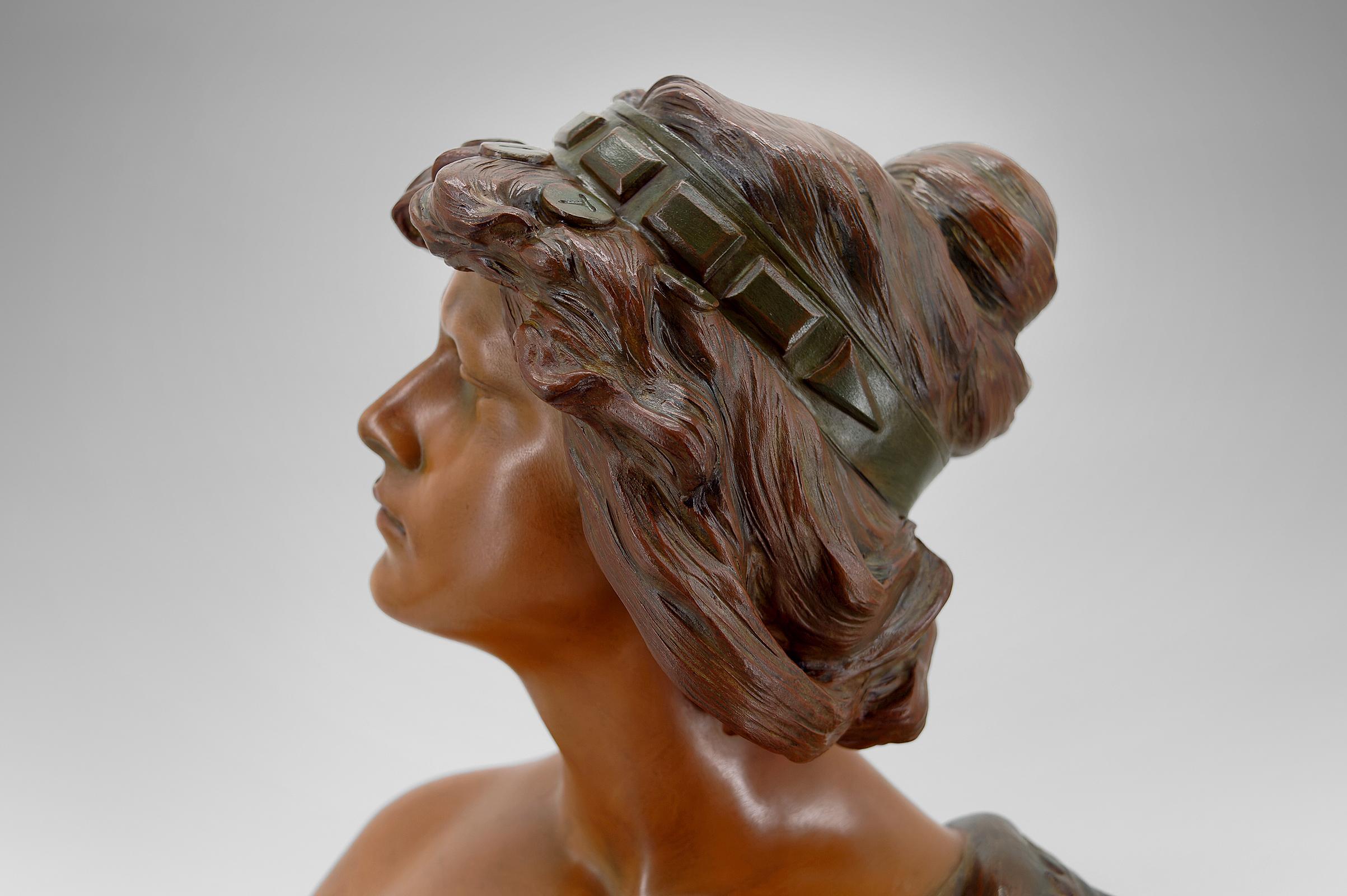 Terracotta Bust of Judith by Ricardo Aurilli, circa 1900 For Sale 5