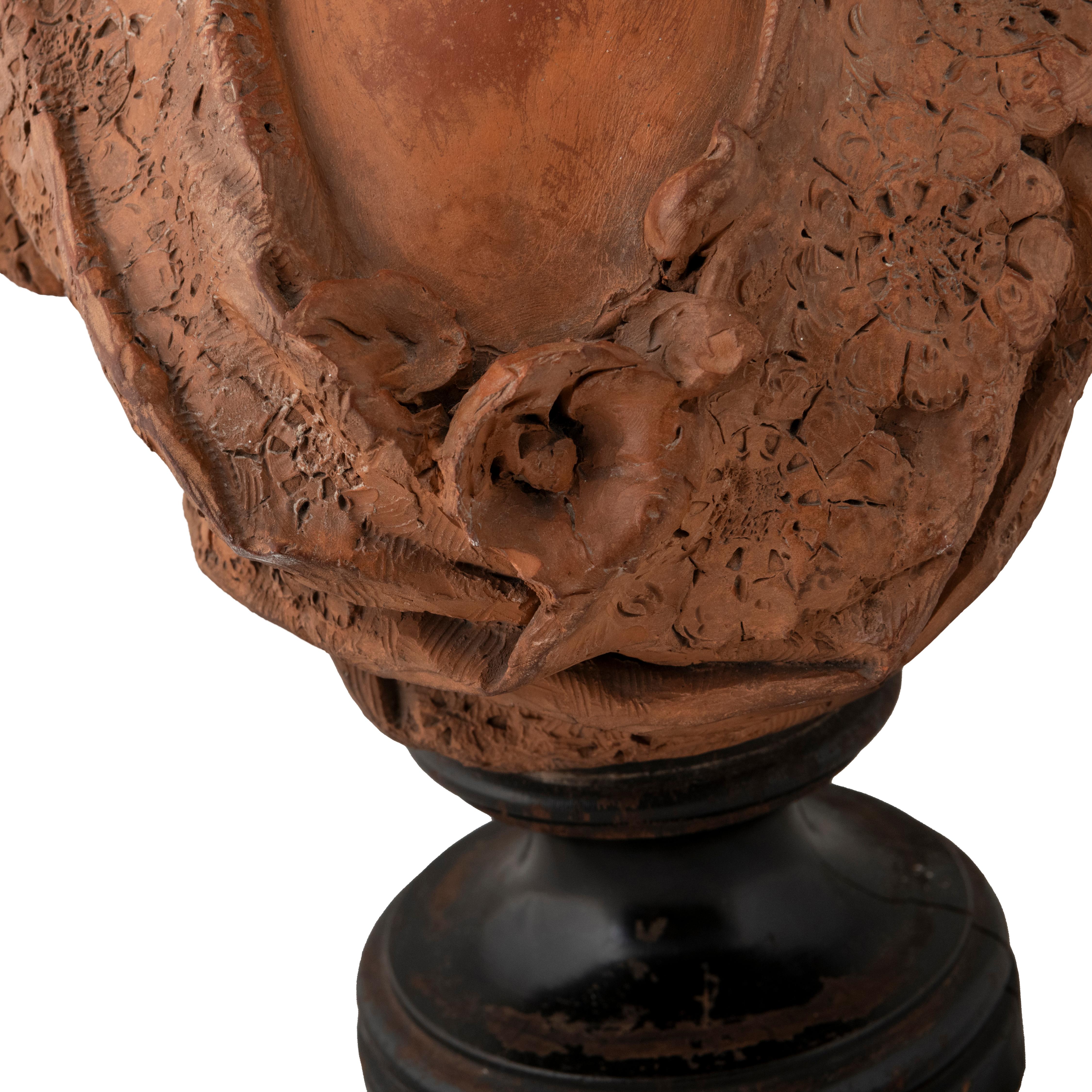Busto di donna in terracotta, Inghilterra, 1910 circa In condizioni buone in vendita a Knutsford, GB