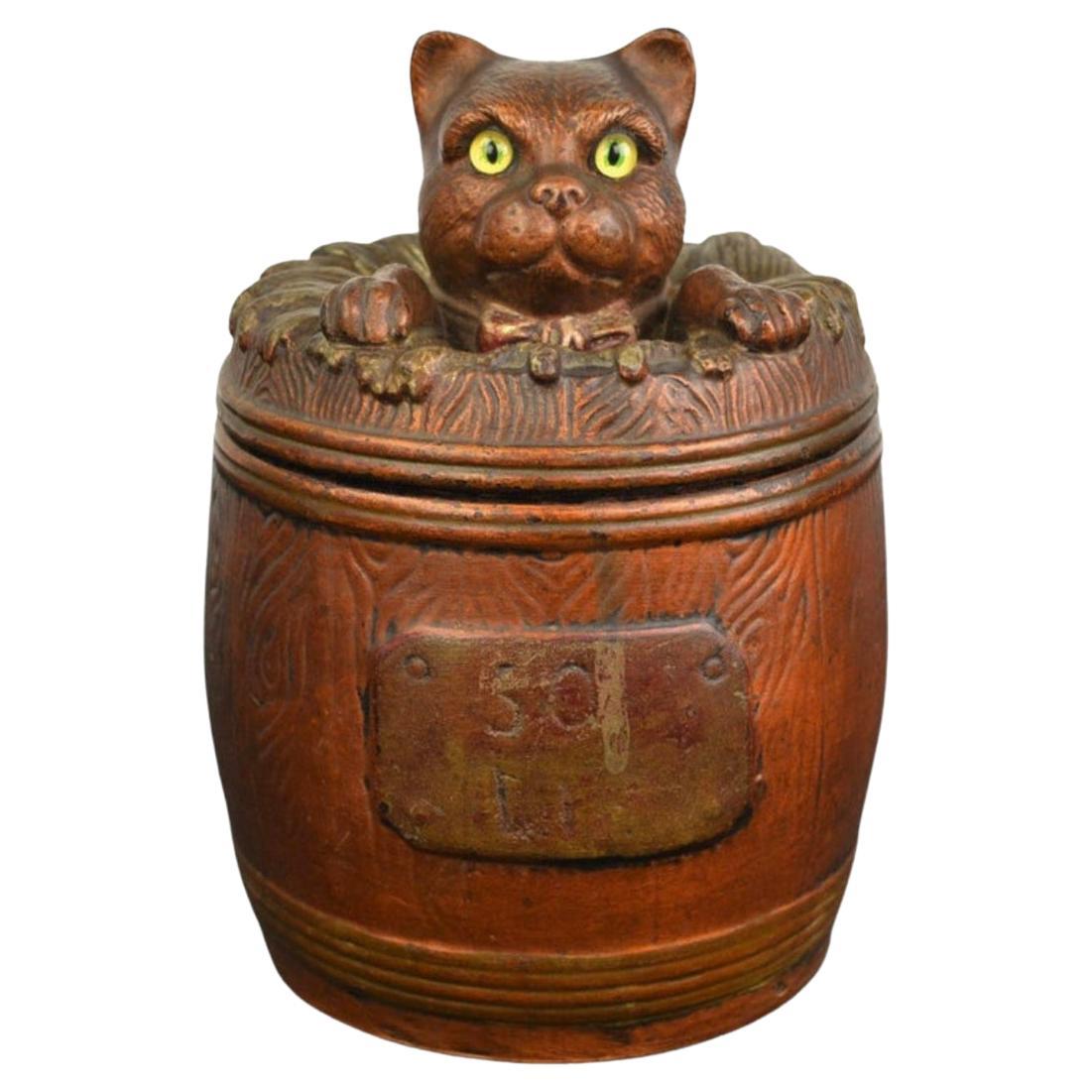 Jarre à tabac en terre cuite Humidor Barrel Cat en vente