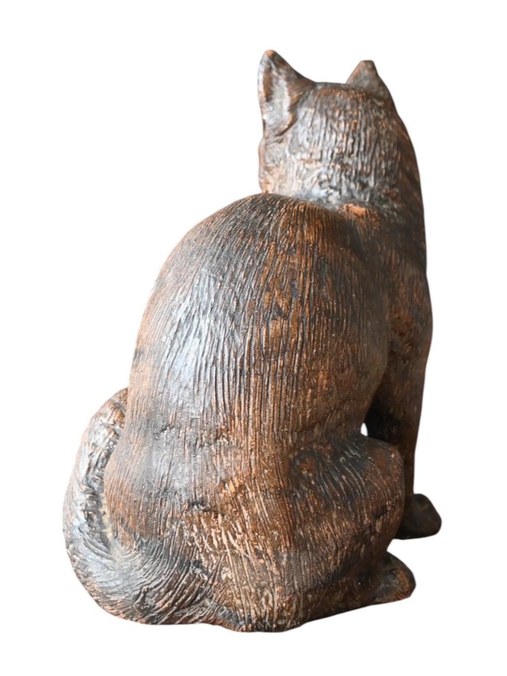 Austriaco Gatto in terracotta con occhi di vetro, nello stile di Goldscheider, circa 1900 in vendita