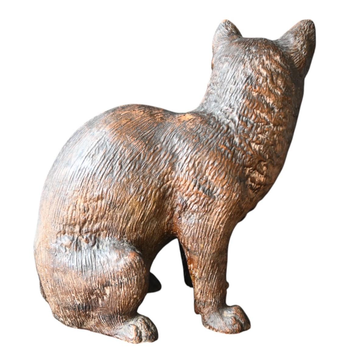 Dipinto a mano Gatto in terracotta con occhi di vetro, nello stile di Goldscheider, circa 1900 in vendita