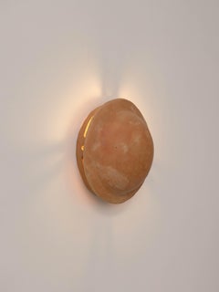 Wandleuchte aus Terrakotta-Keramik aus einheimischem Ton von memòri studio