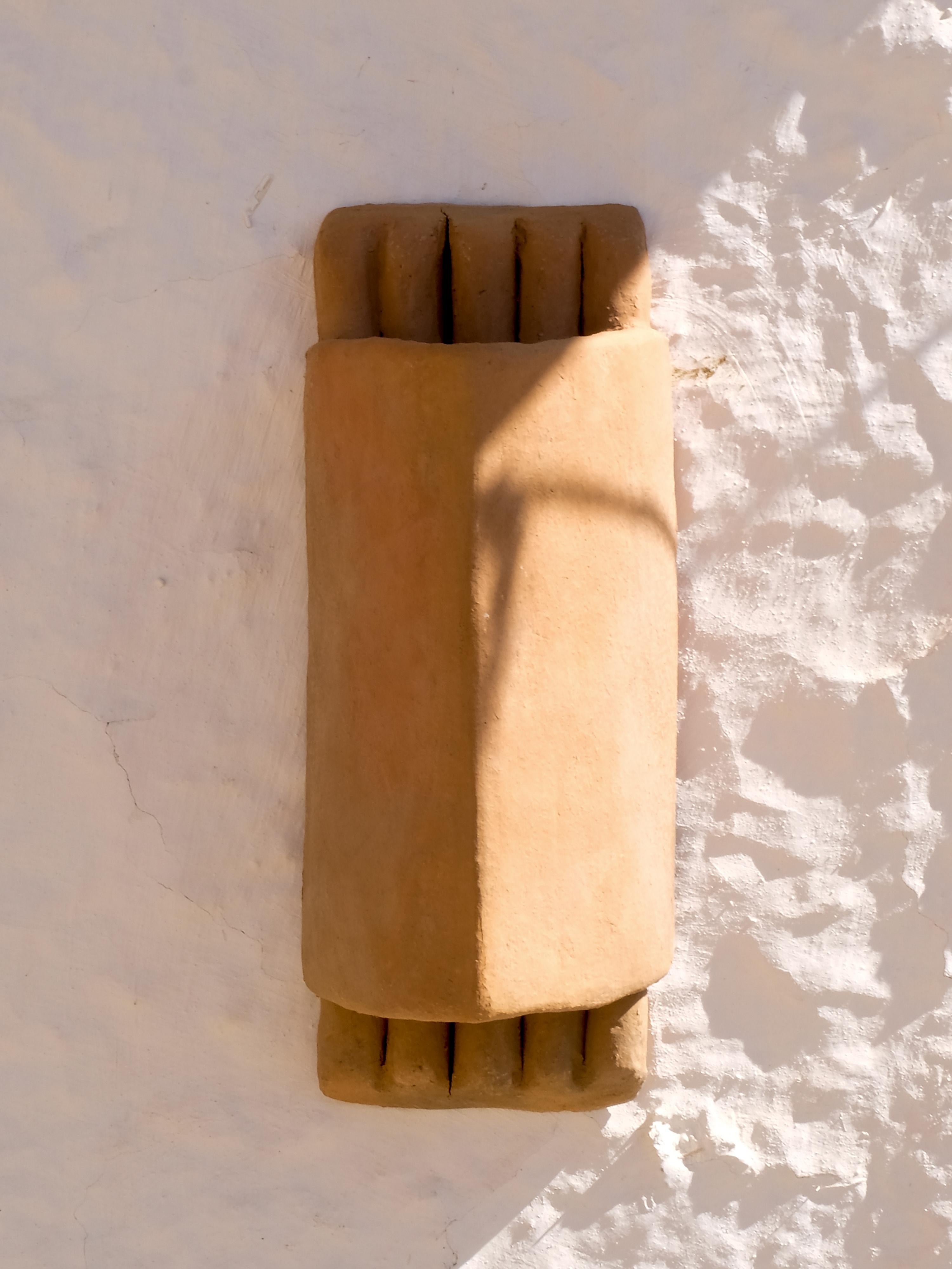 Terracotta contemporary Ceramic Wall Light Made of local Clay, handcrafted For Sale 2