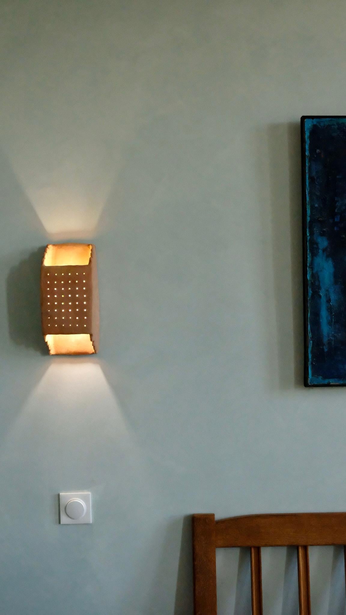 Terracotta contemporary Ceramic Wall Light Made of local Clay, handcrafted For Sale 3