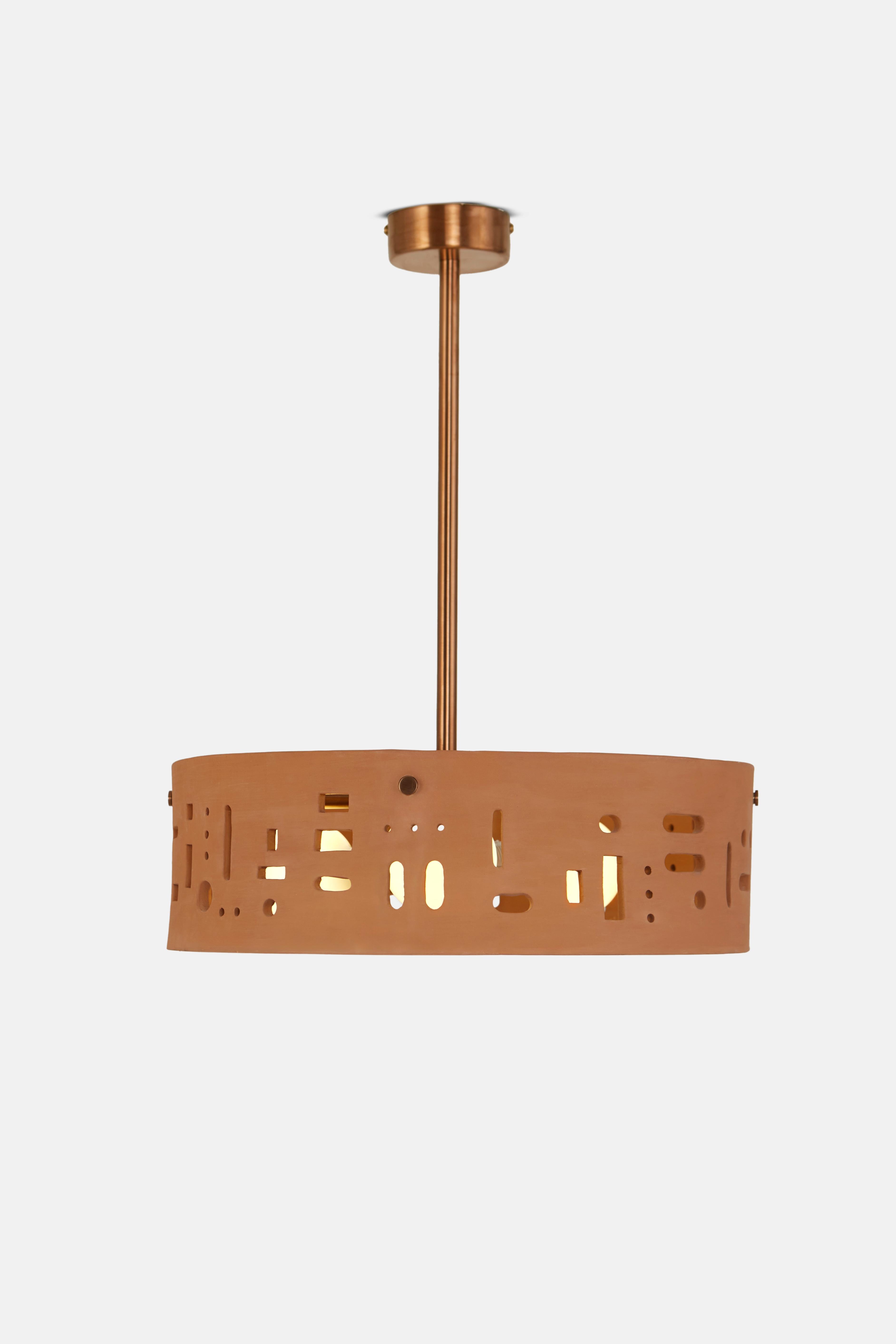 Lampadario in terracotta di Hatsu
Dimensioni: D. 42,5 x L. 42,5 x H. 53,3 cm
Materiali: Terracotta, acciaio inox placcato.

Tutte le nostre lampade possono essere cablate a seconda del Paese. Se viene venduto negli Stati Uniti, sarà cablato per gli