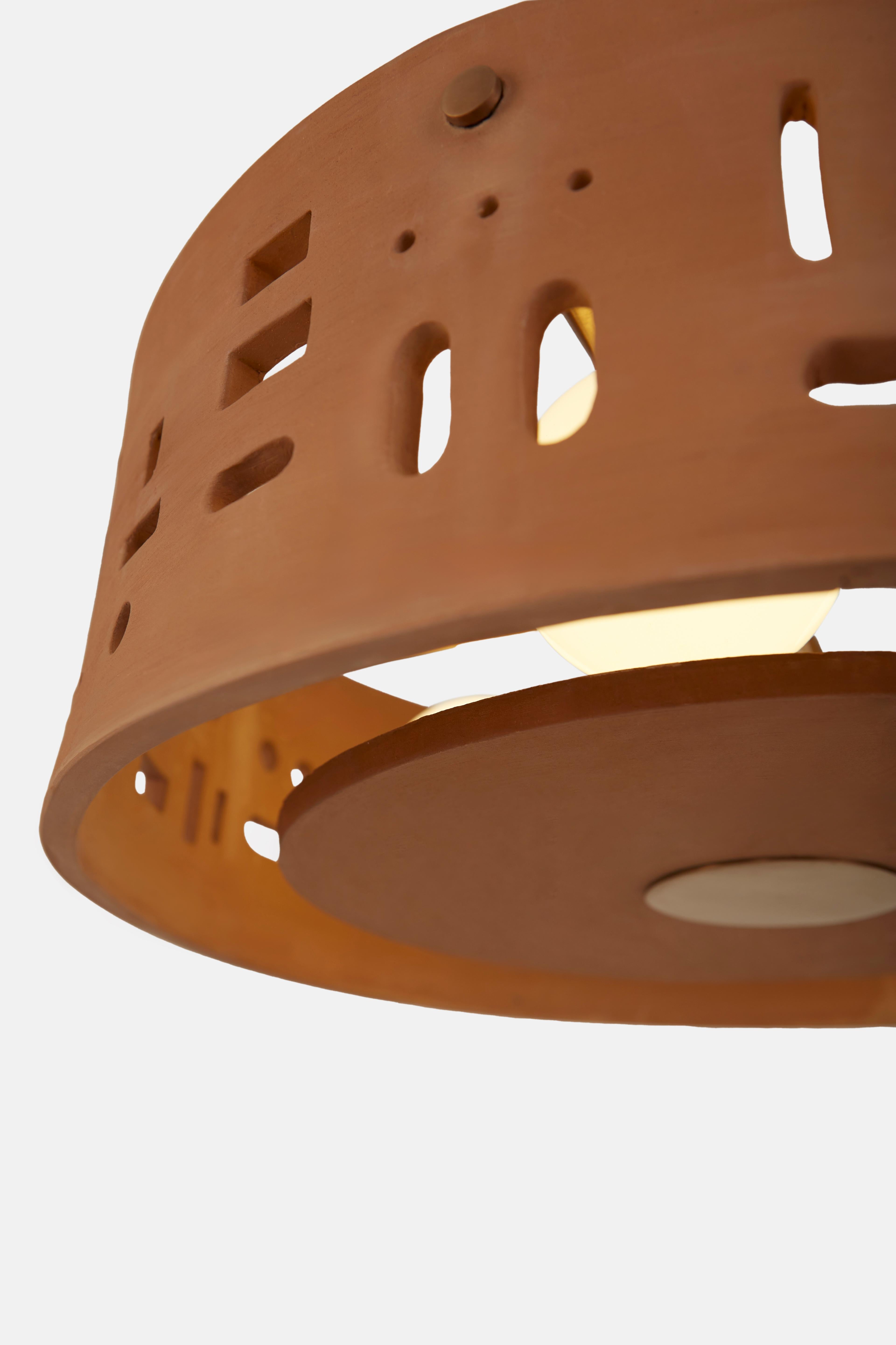 Indiano Lampadario in terracotta di Hatsu in vendita