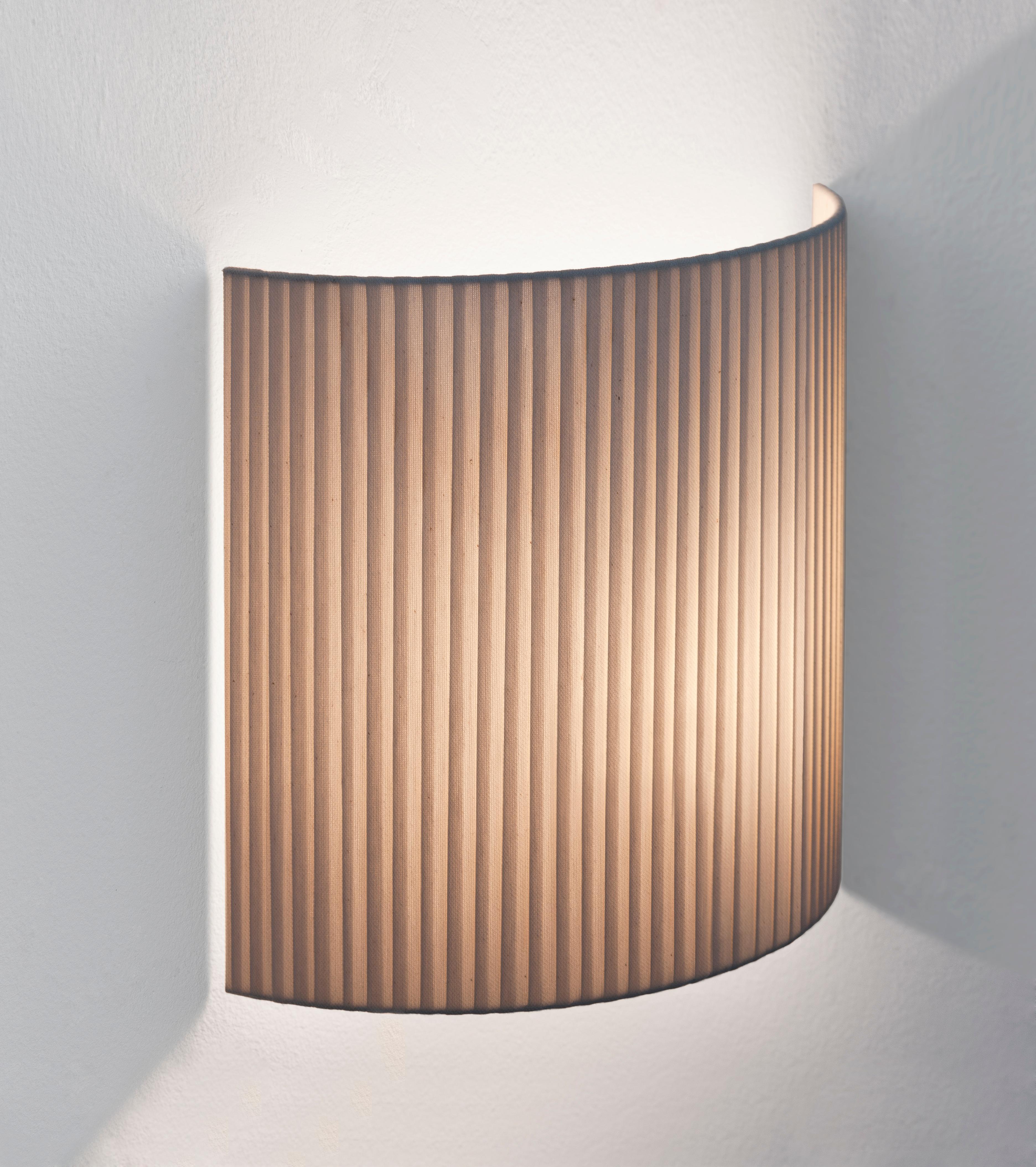 Contemporary Terracotta Comodín Cuadrado Wall Lamp by Santa & Cole For Sale