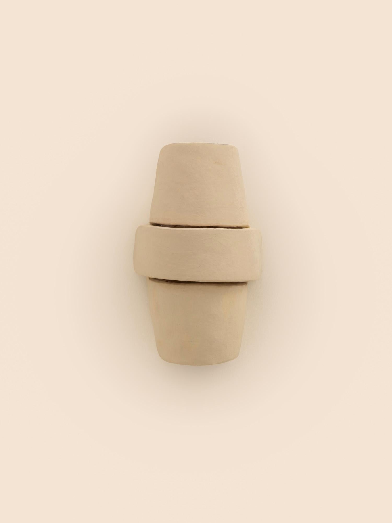 Applique contemporaine en céramique Terracotta faite à la main avec de l'argile locale. en vente 6