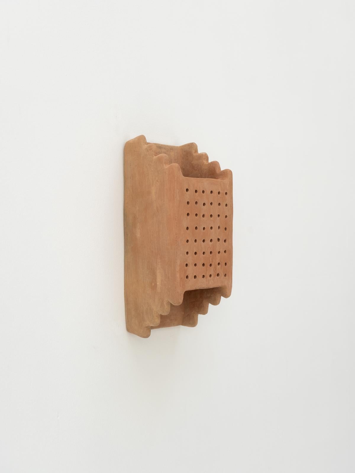 Terracotta contemporary Ceramic Wall Light Made of local Clay, handcrafted For Sale 10