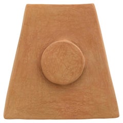 Aplique de cerámica contemporánea de terracota Hecho a mano con arcilla local