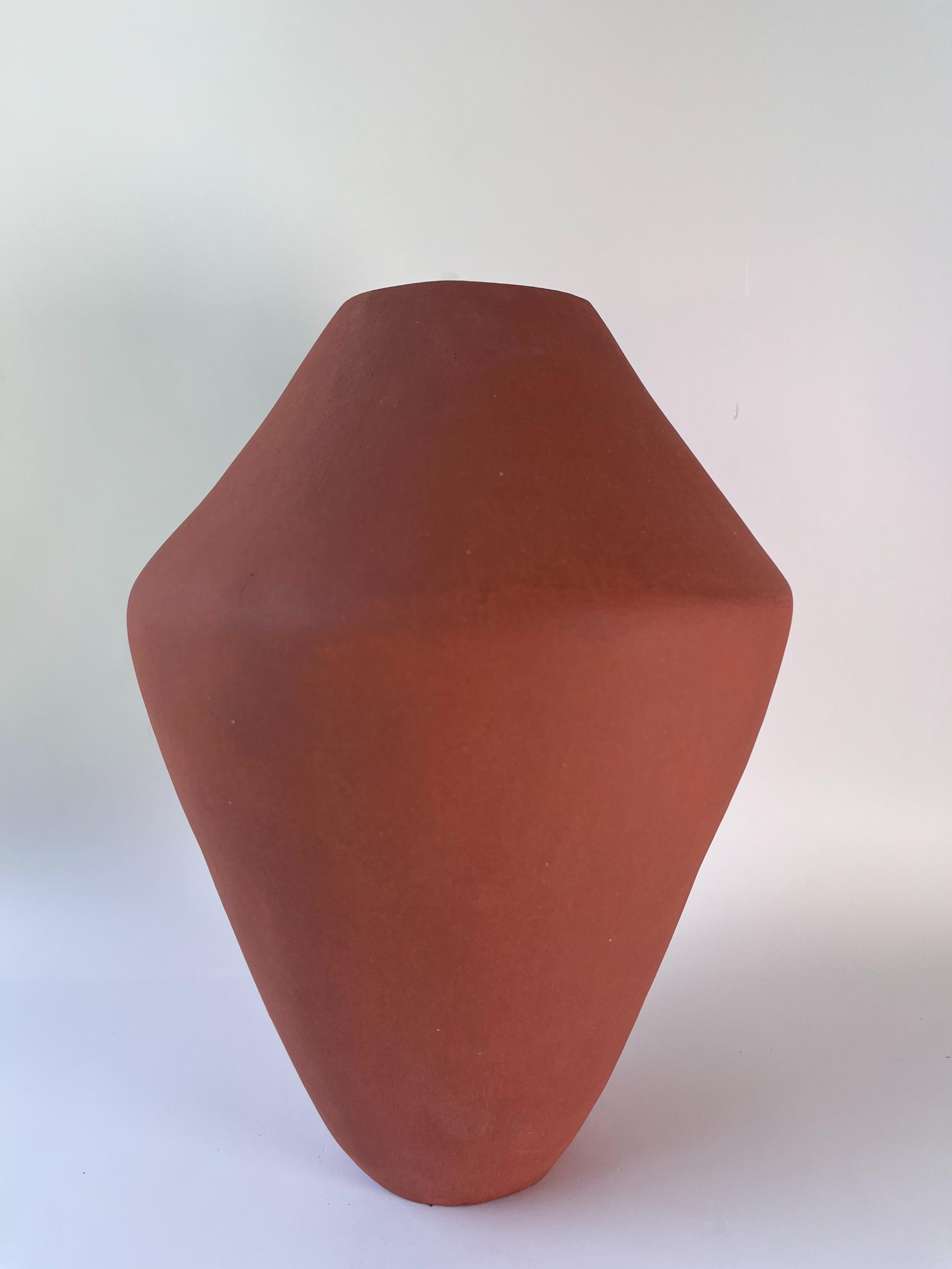 Vaso Deficiency 2 in terracotta di Rezzo Ceramics In condizioni Nuovo in vendita a Geneve, CH