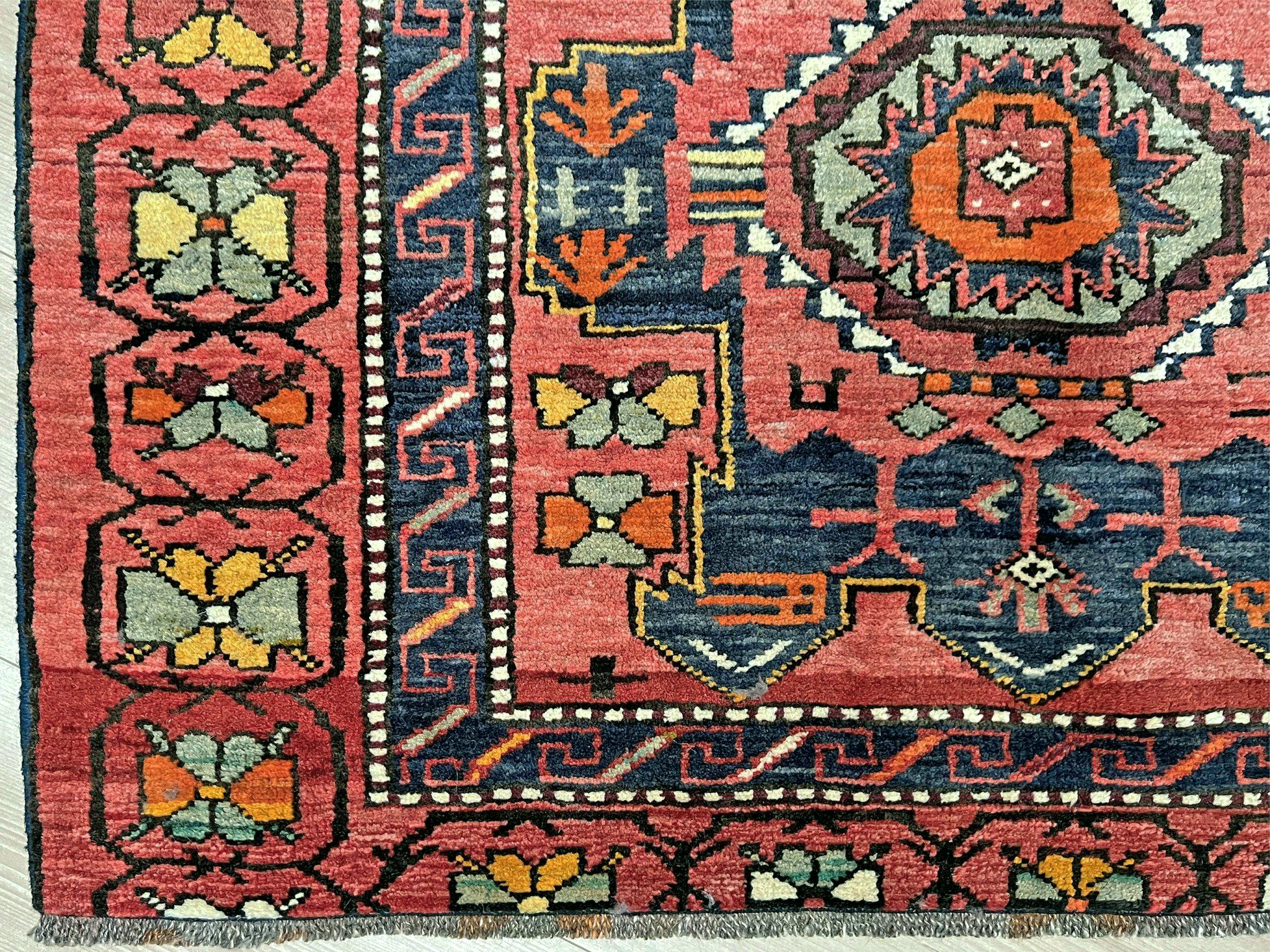 Terracotta Derbend - • Vintage Wolle Tribal Kaukasisch Teppich - • 4′×7′ - • 1950s im Angebot 3