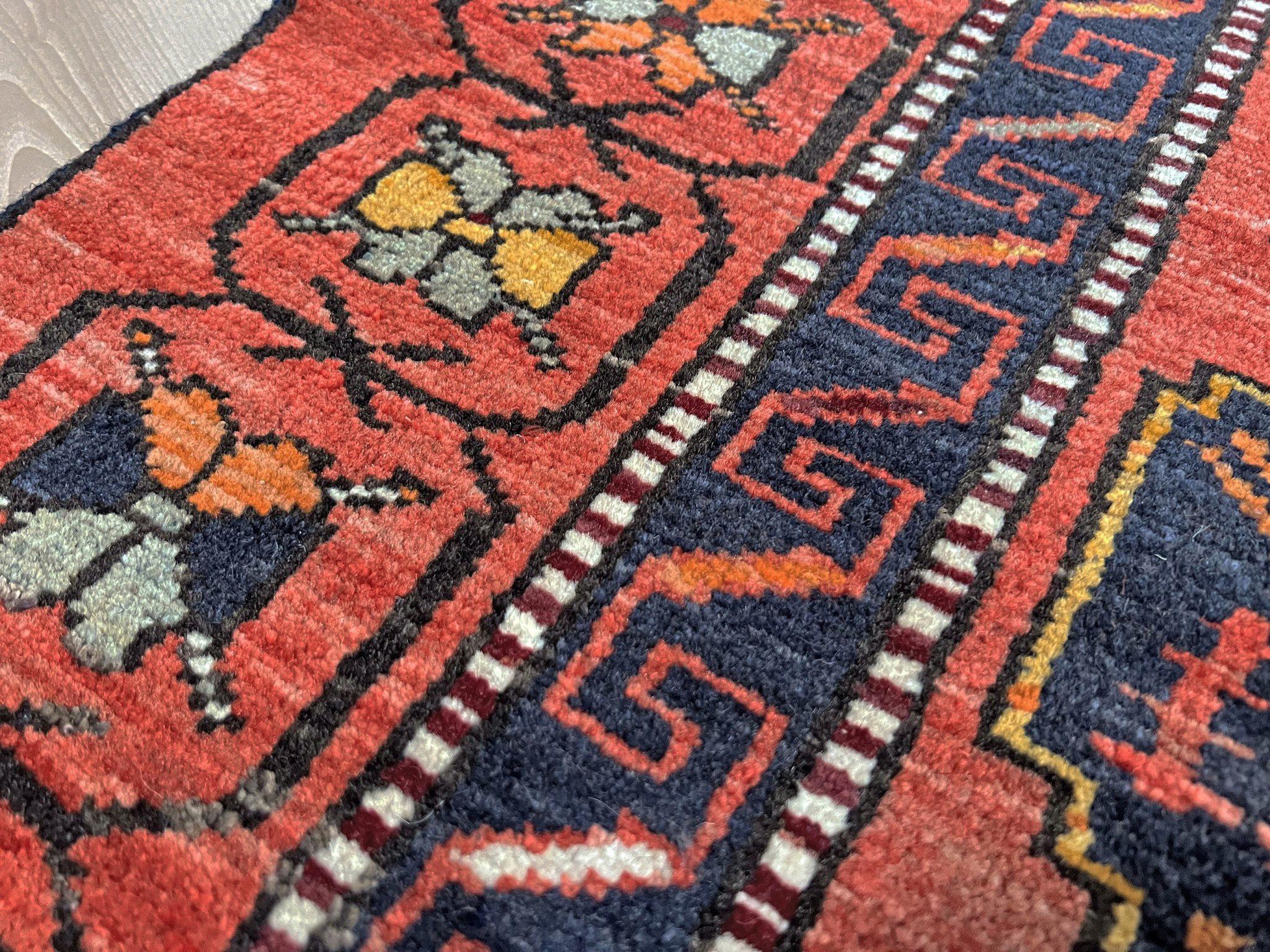 Terracotta Derbend - • Vintage Wolle Tribal Kaukasisch Teppich - • 4′×7′ - • 1950s im Angebot 1