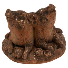 Terrakotta Garten Ornament von zwei Schweinen mit Äpfeln, Frankreich Mitte 20.