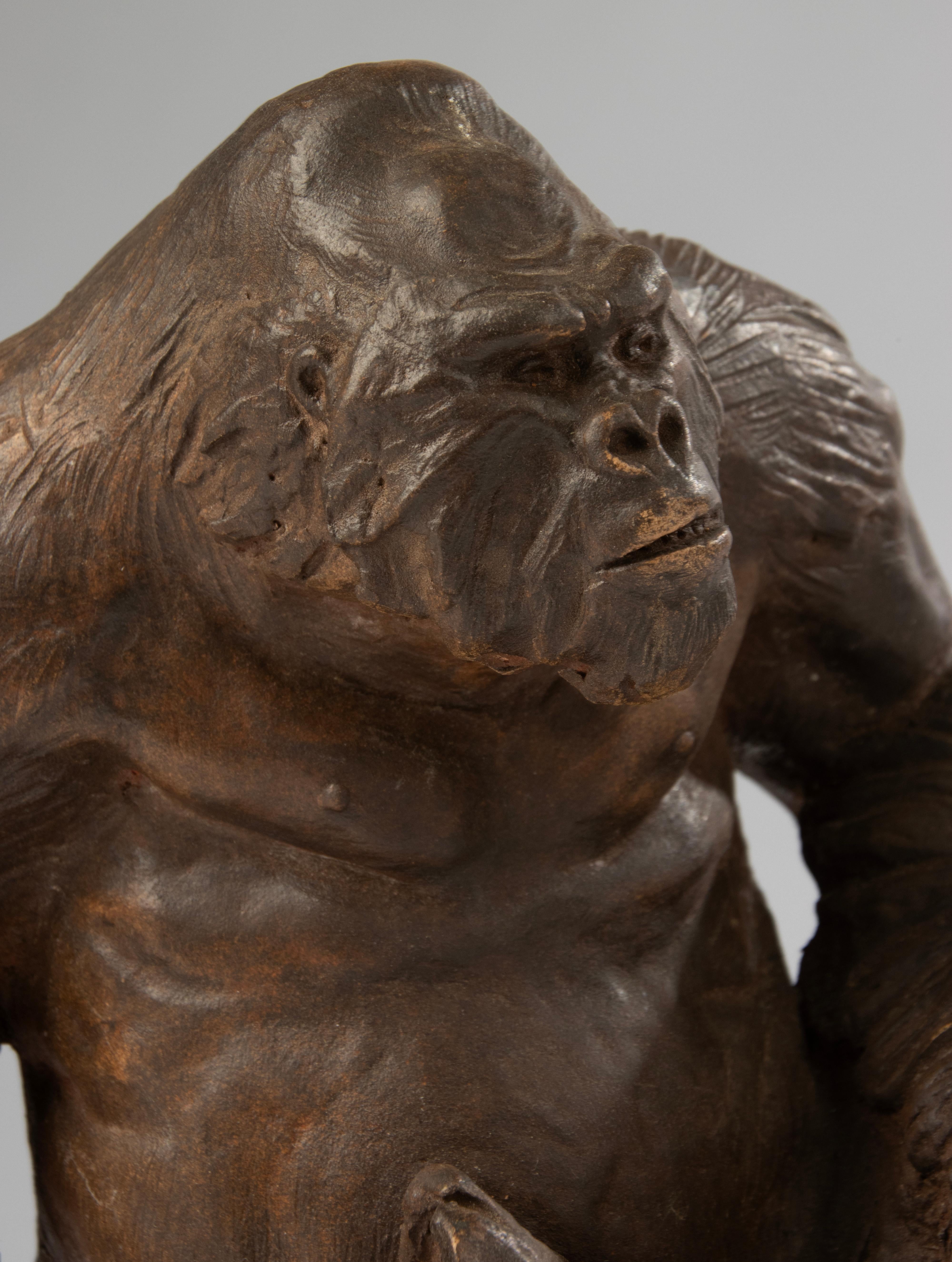Terracotta Gorilla Sculpture - made by the Belgian Artist CHEM M For Sale 11