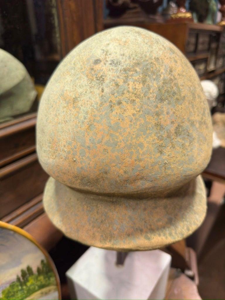 XX secolo Testa di terracotta del guerriero morente dei Frontoni di Egina  20° secolo in vendita