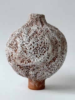 Vaso lunare in terracotta n. 11 di Elena Vasilantonaki