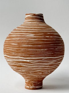 Tarro lunar de terracota nº 13 de Elena Vasilantonaki