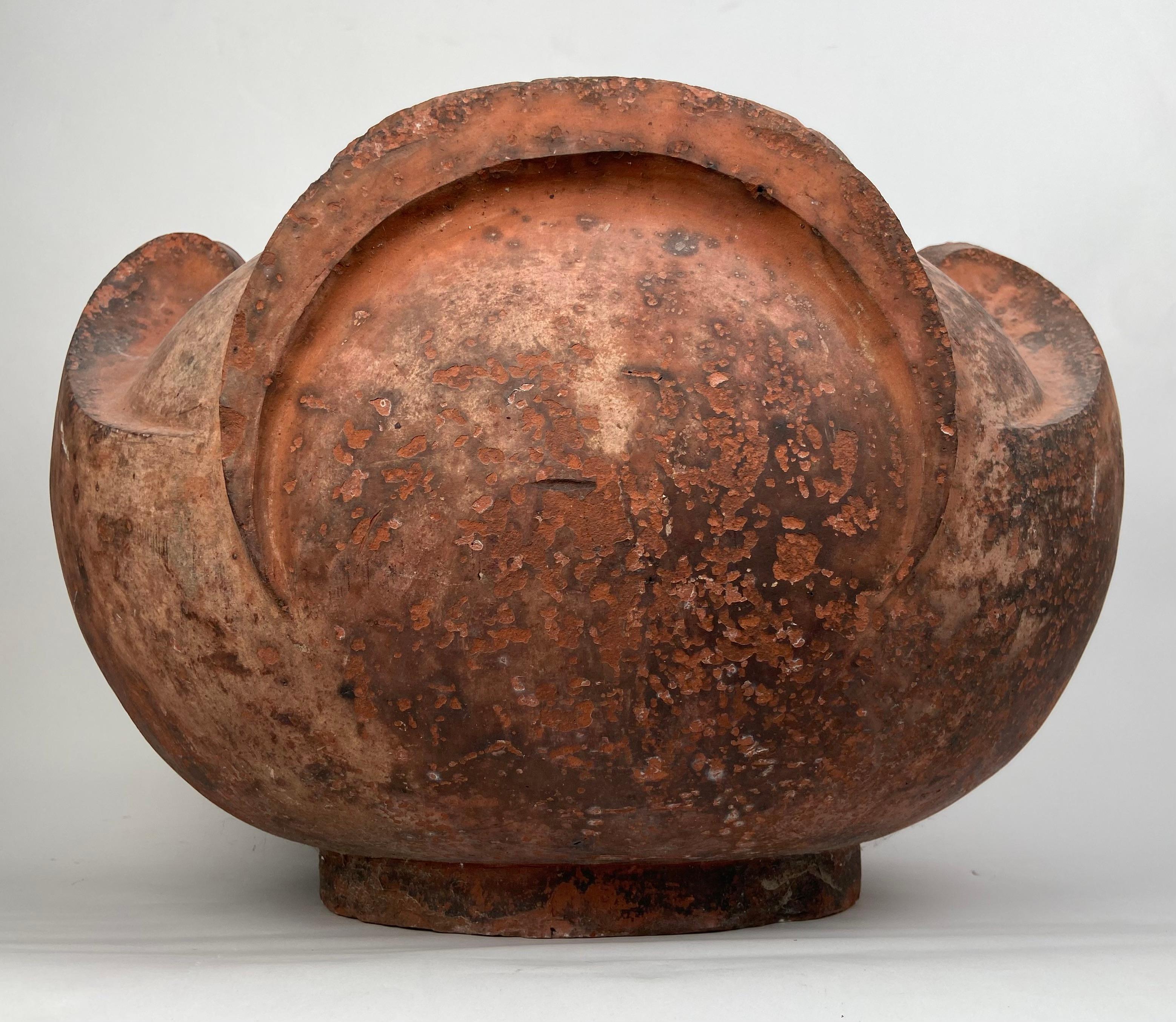 Terracotta pot In Good Condition For Sale In 'S-HERTOGENBOSCH, NL