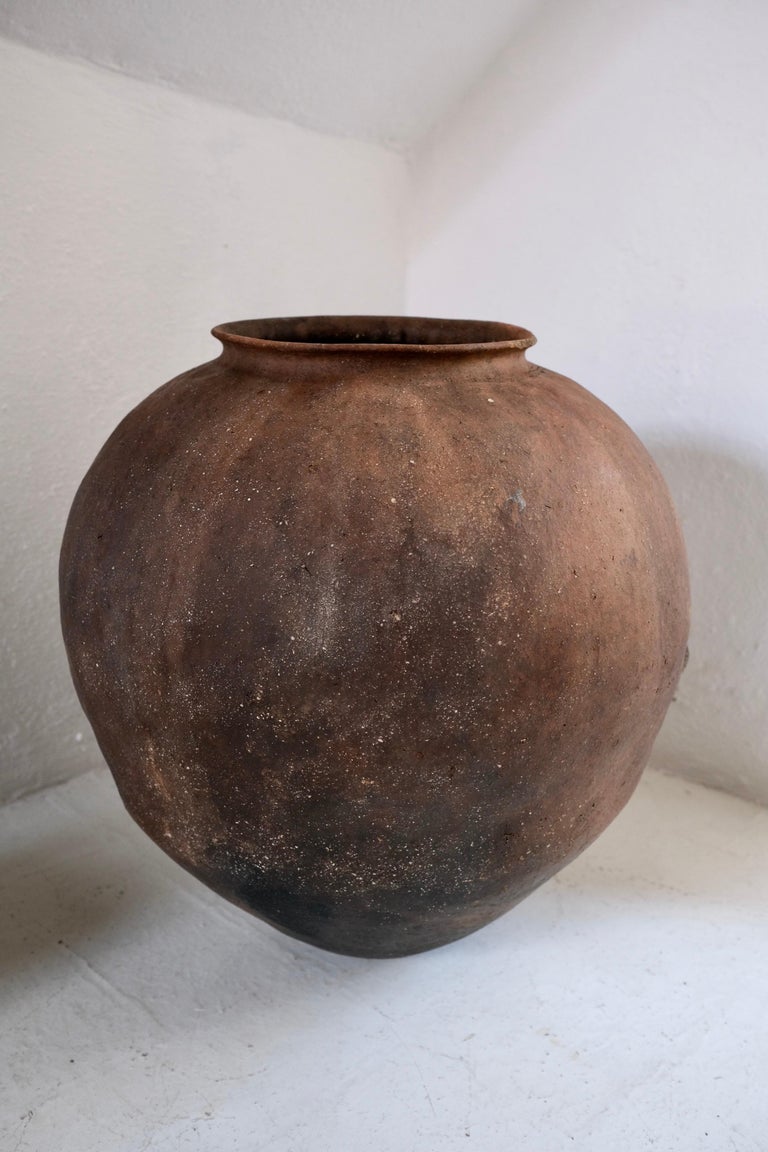 Early 20th Century Terracotta Pot from Mexico, Circa 1920's For Sale
