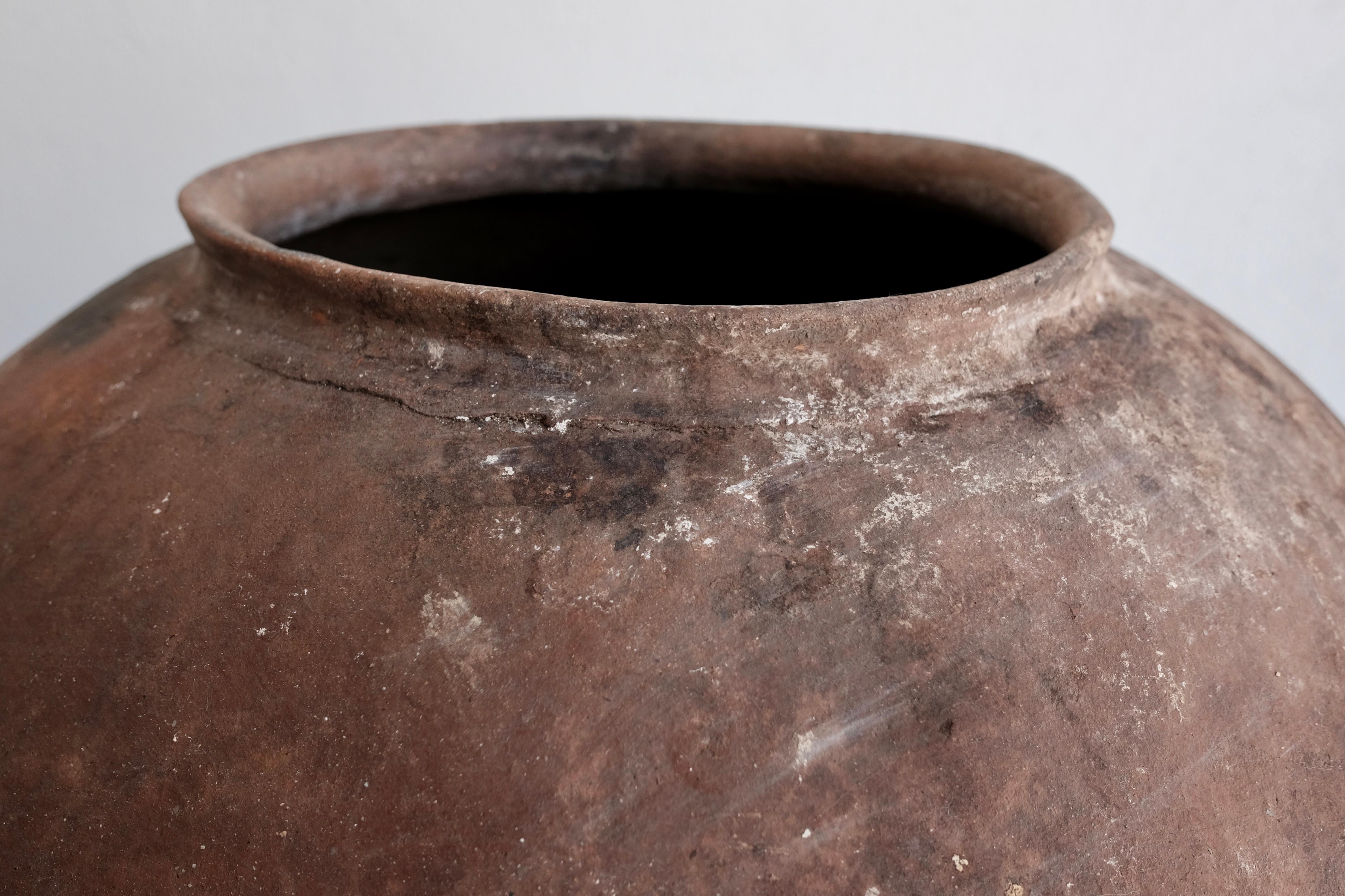 Terracotta Pot from Mexico circa 1930's In Fair Condition In San Miguel de Allende, Guanajuato