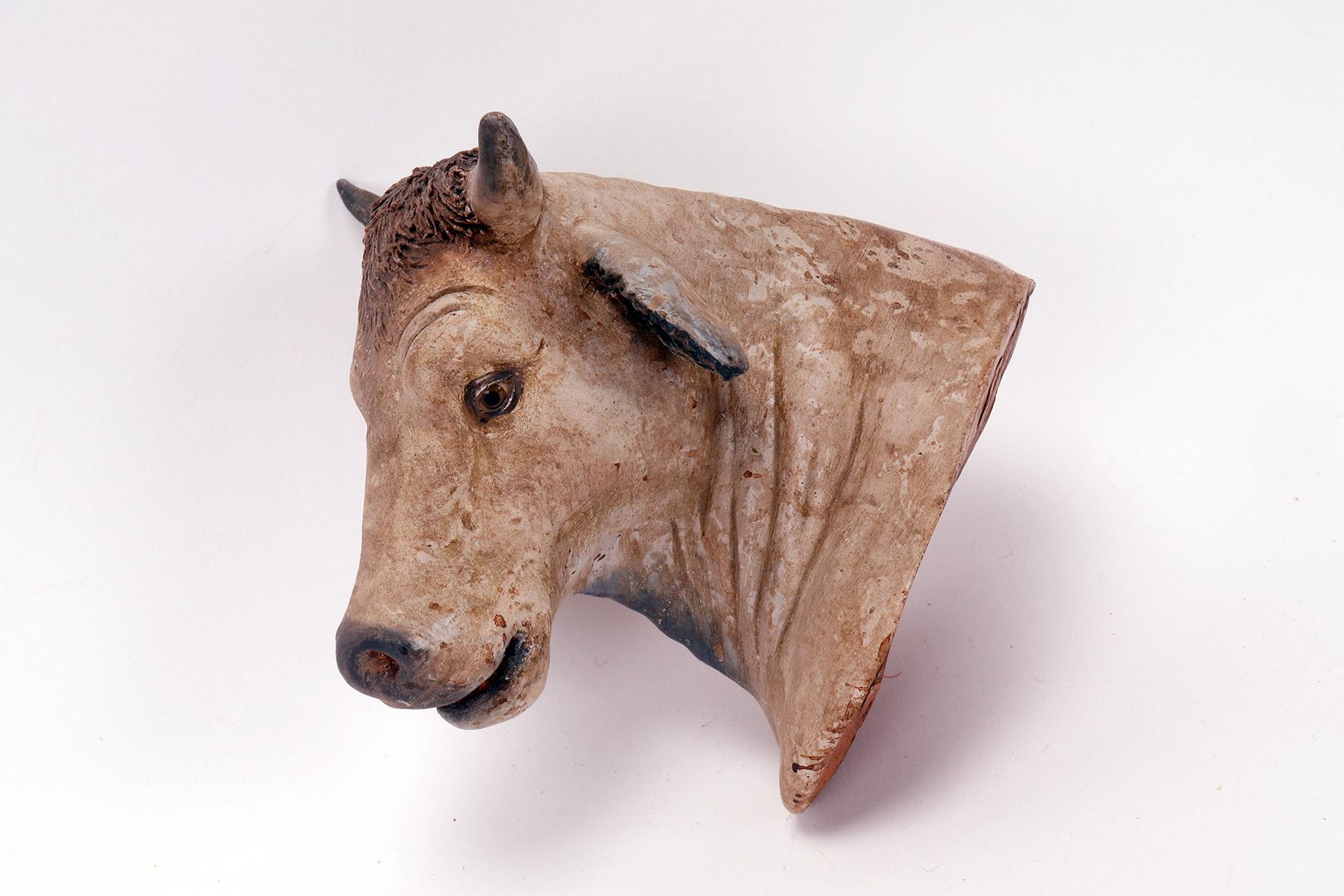 Terracotta sculpture depicting a ox, Italy, second half of the 19th century. For Sale 1