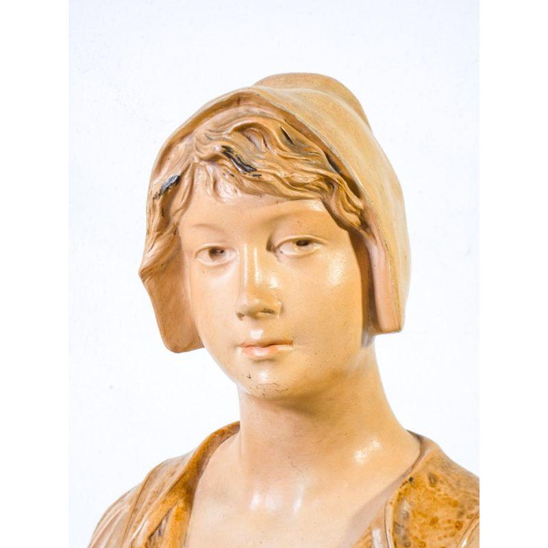 Bust of a woman art nouveau,
F. Fouche.
France, early twentieth century

Origin: France
Period: Early twentieth century
Author: F. Fouche
Materials: Painted terracotta
Dimensions: H 39 x 24 x 13 cm
Conditions: The piece is in excellent