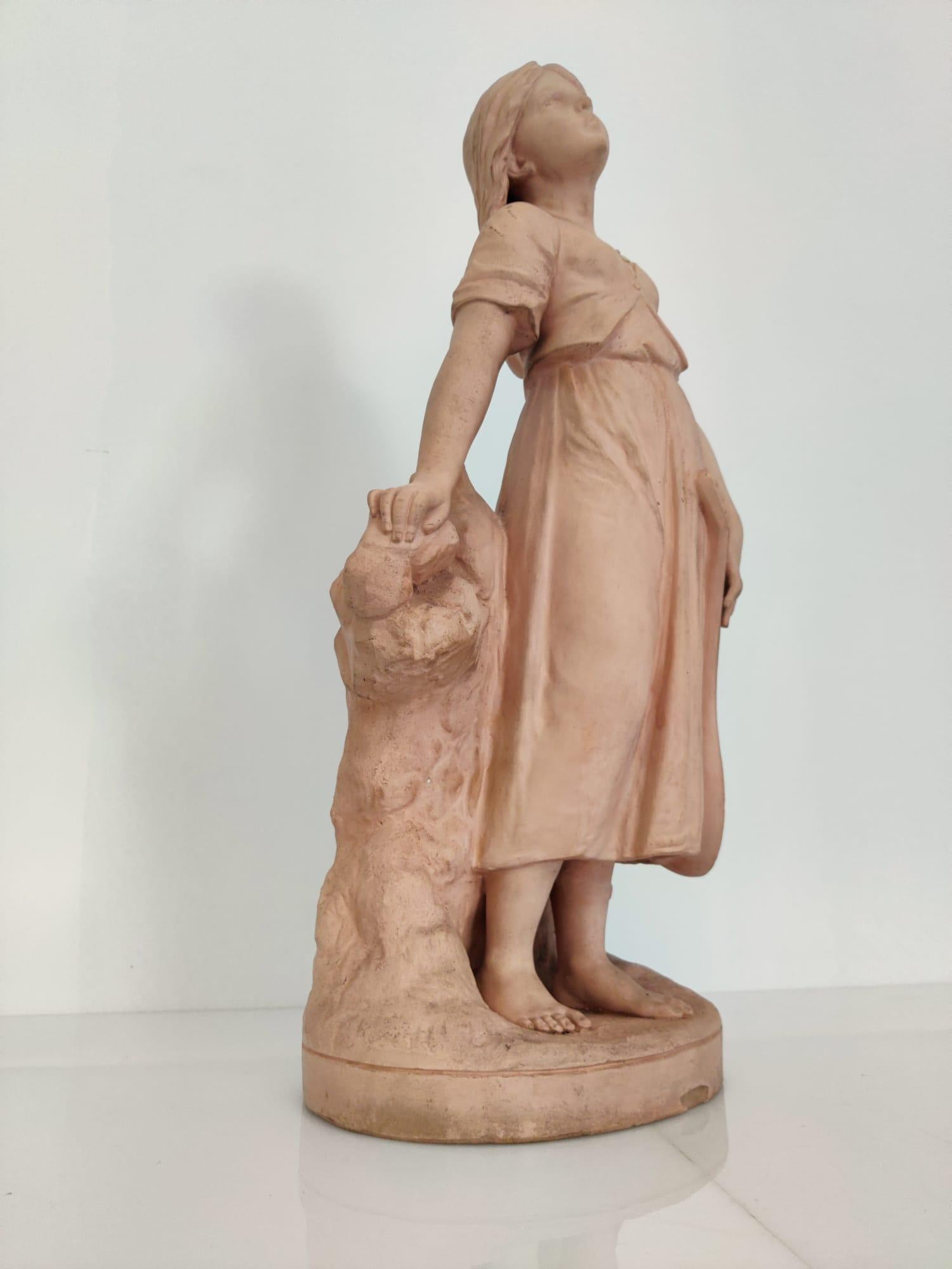 Terracotta sculpture girl with a mandolin attributed to Vallmitjana In Good Condition For Sale In Benalmadena, ES