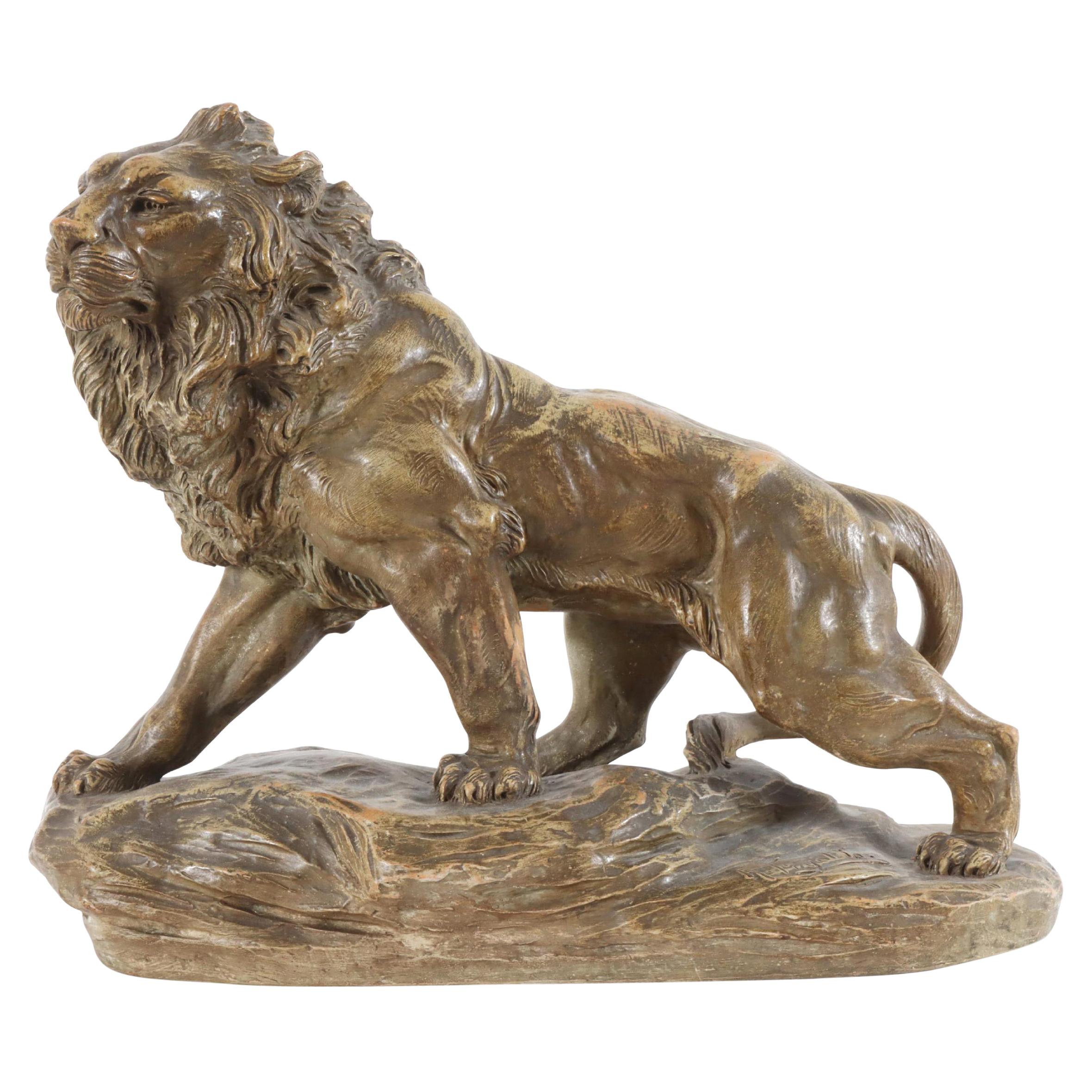 Terrakotta-Skulptur eines Löwen:: signiert Armand Fagotto:: um 1900 im Angebot