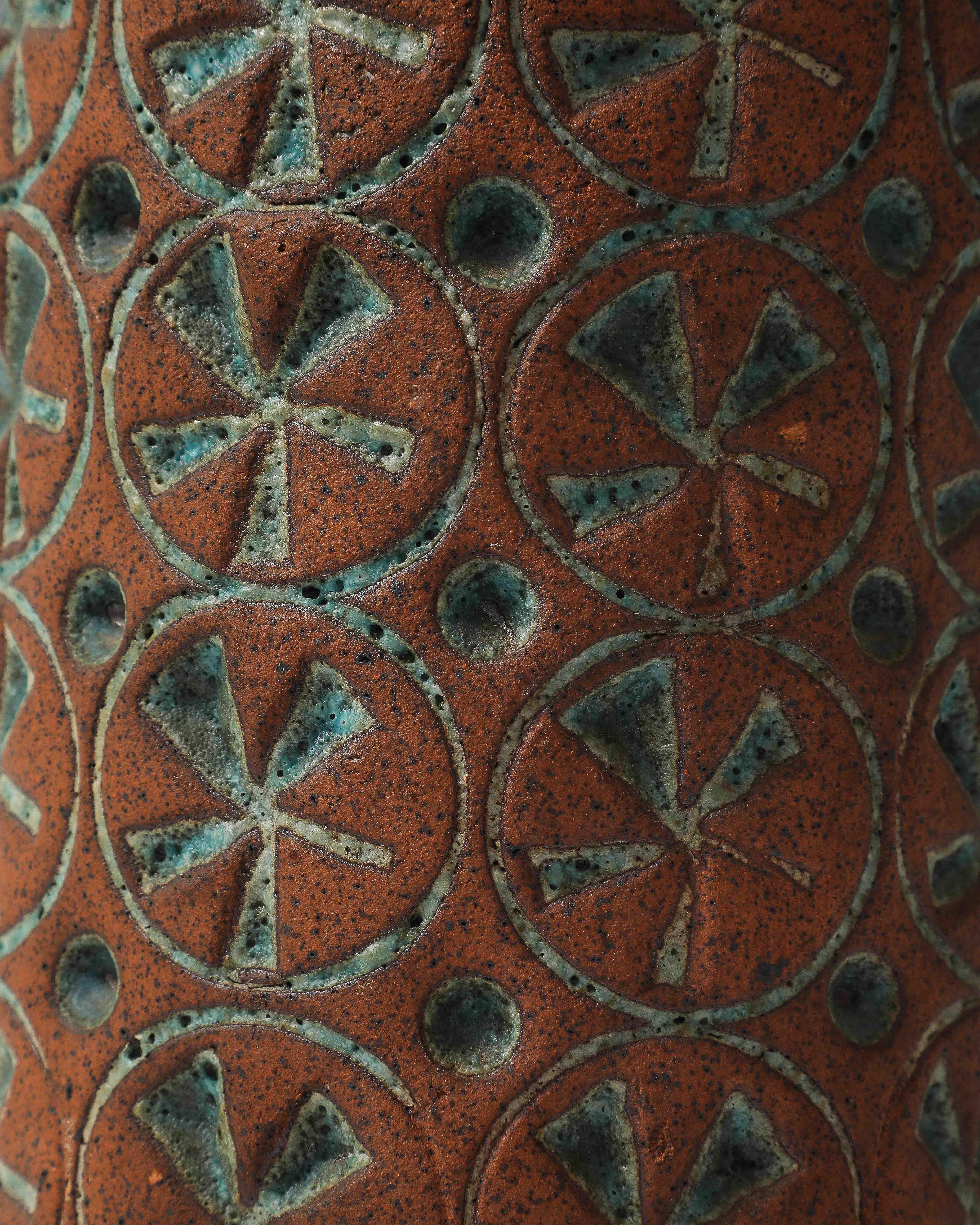 Lampe de table en terre cuite avec motif de laganidés émaillé, États-Unis, 20e C en vente 5