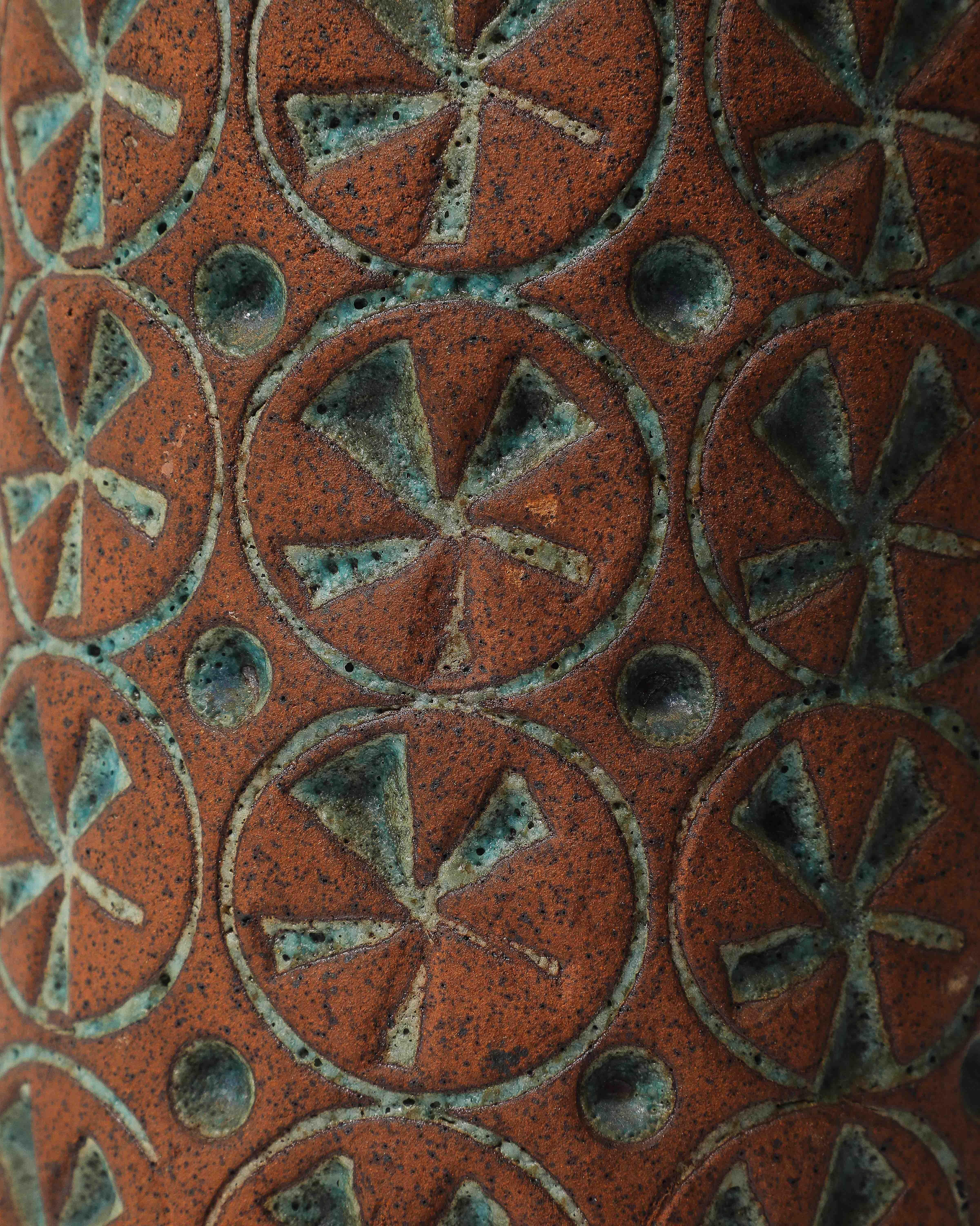 Lampe de table en terre cuite avec motif de laganidés émaillé, États-Unis, 20e C en vente 7