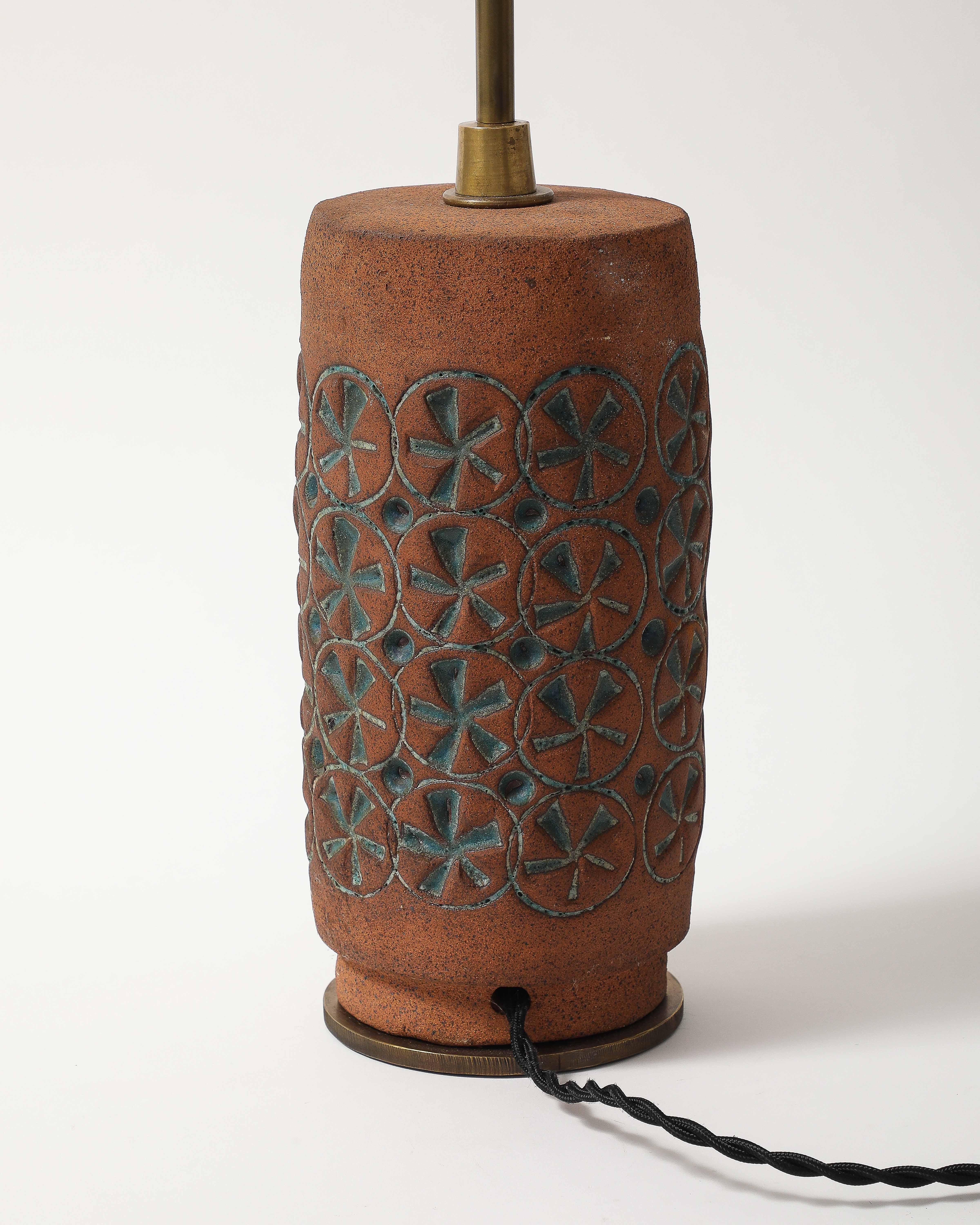 Lampe de table en terre cuite avec motif de laganidés émaillé, États-Unis, 20e C en vente 1
