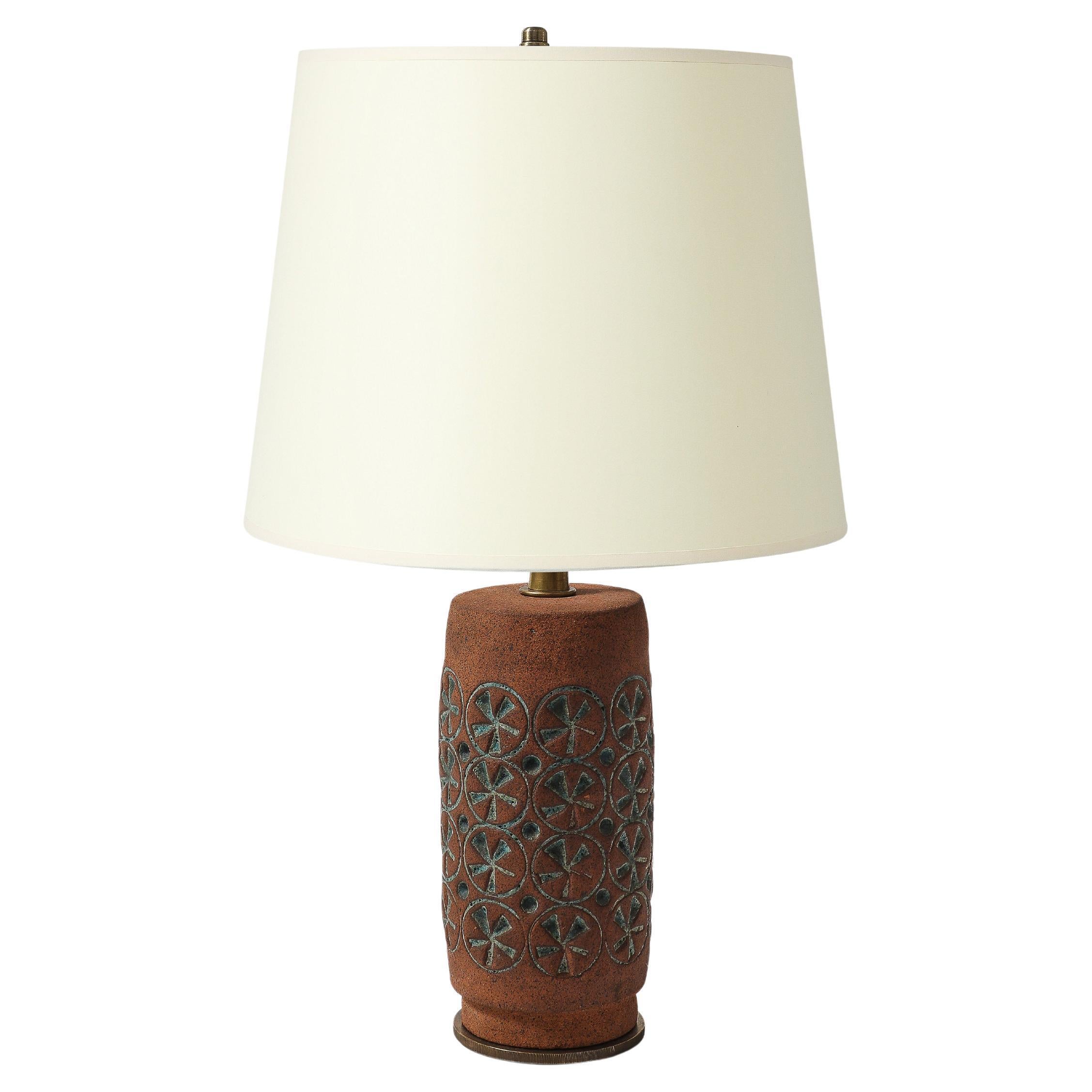 Lampe de table en terre cuite avec motif de laganidés émaillé, États-Unis, 20e C en vente