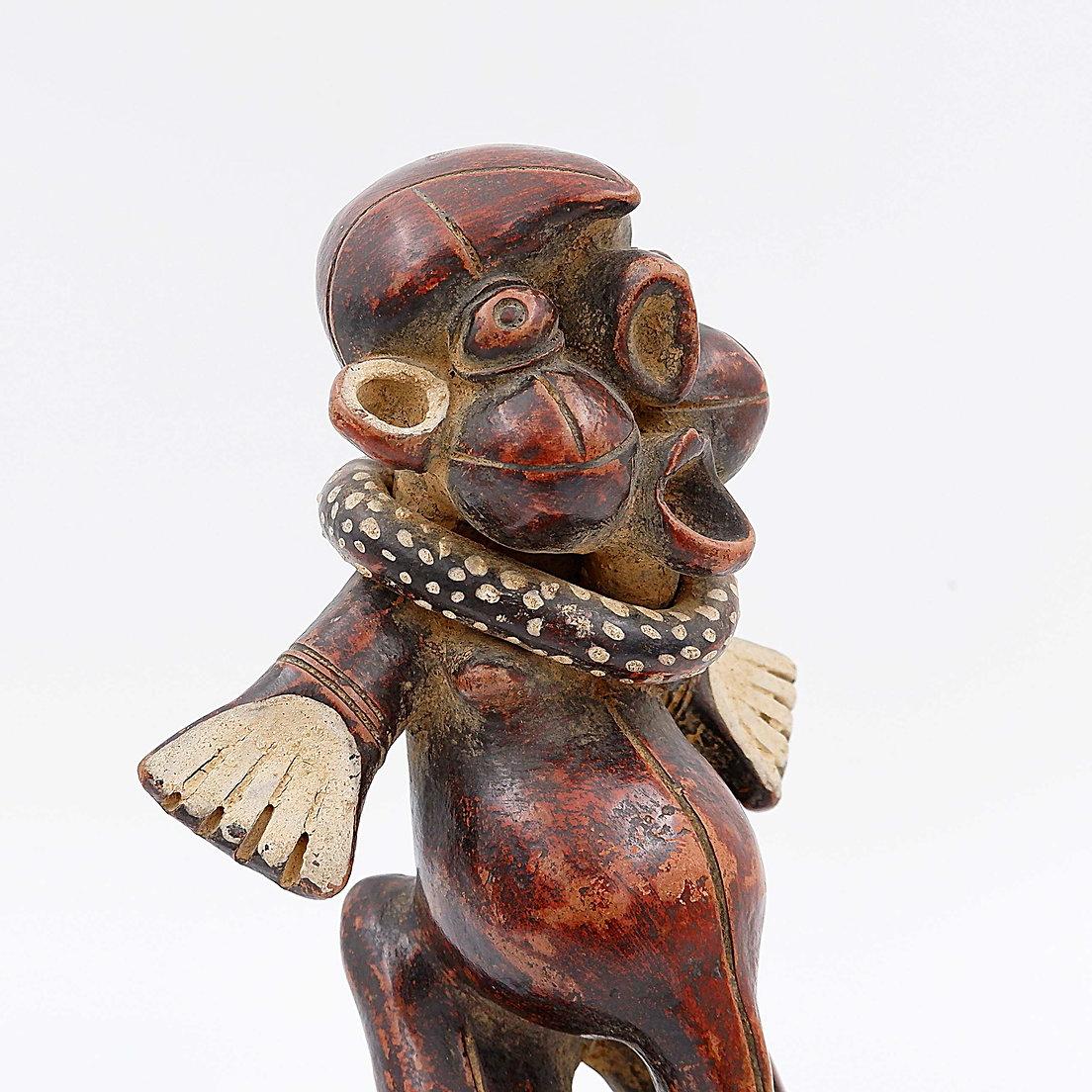 Figurina Tikar in terracotta - Maison Dieu - Camerun In condizioni buone in vendita a Linkebeek, BE