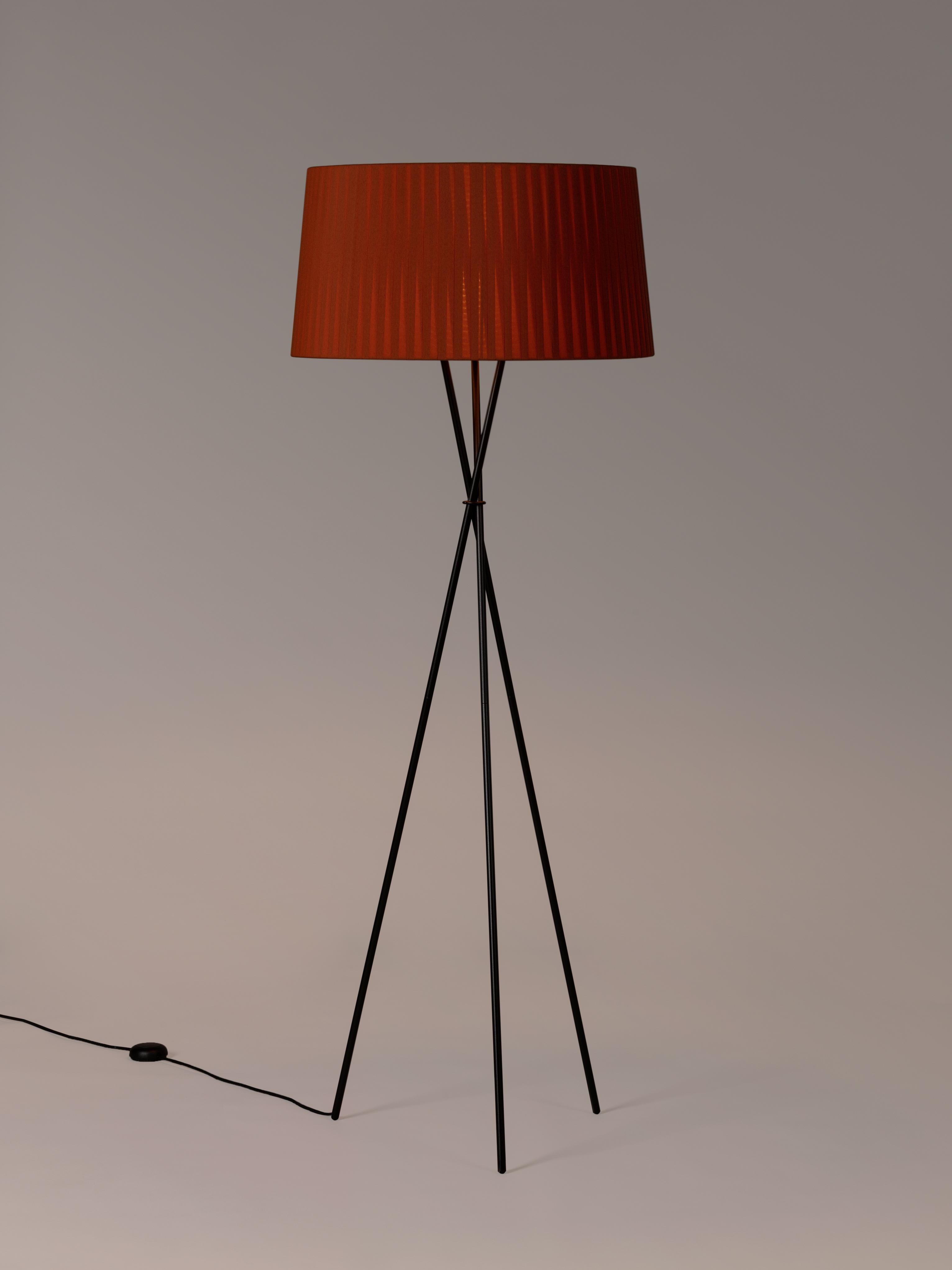 Modern Terracotta Trípode G5 Floor Lamp by Santa & Cole