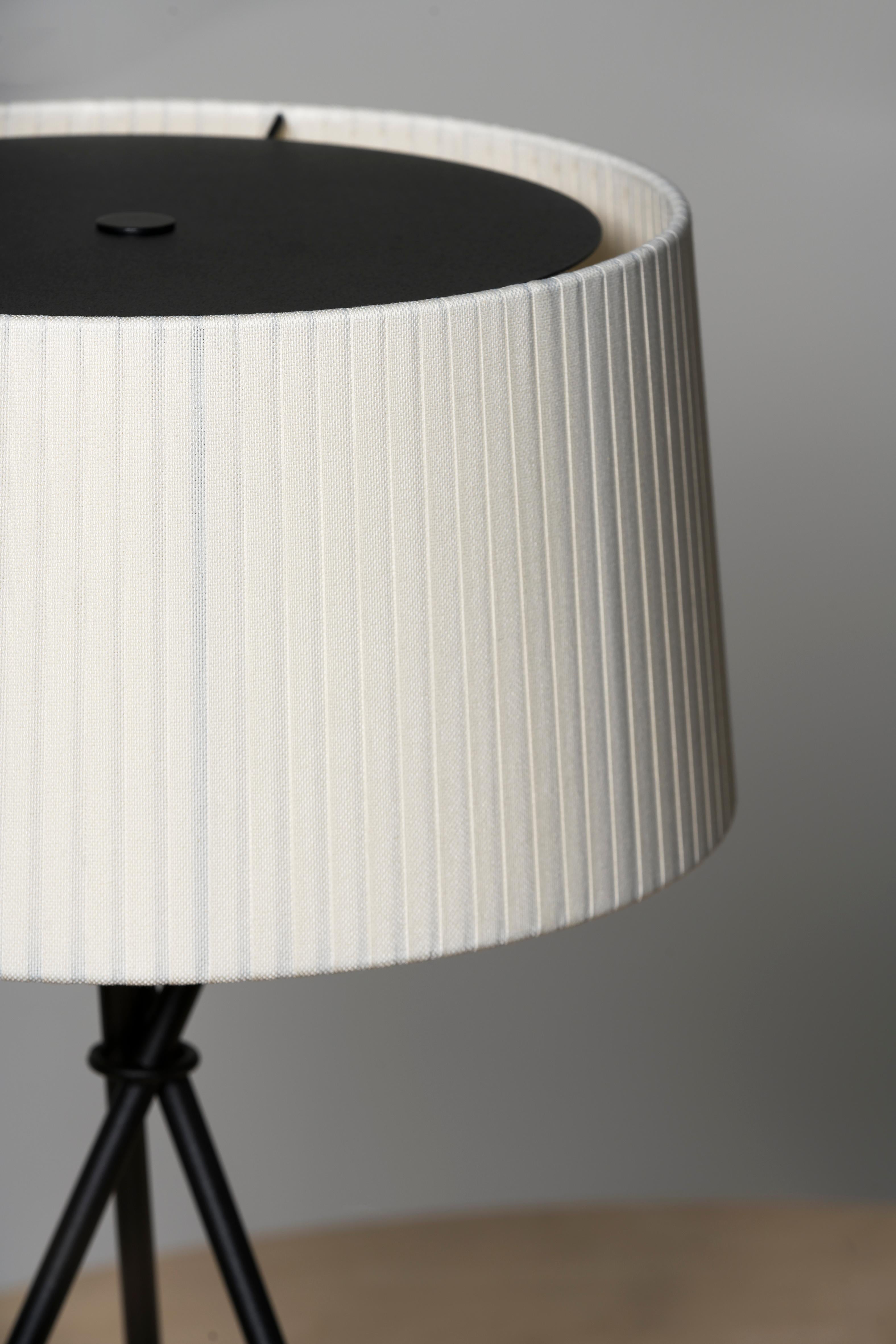 Terracotta Trípode M3 Table Lamp by Santa & Cole For Sale 2
