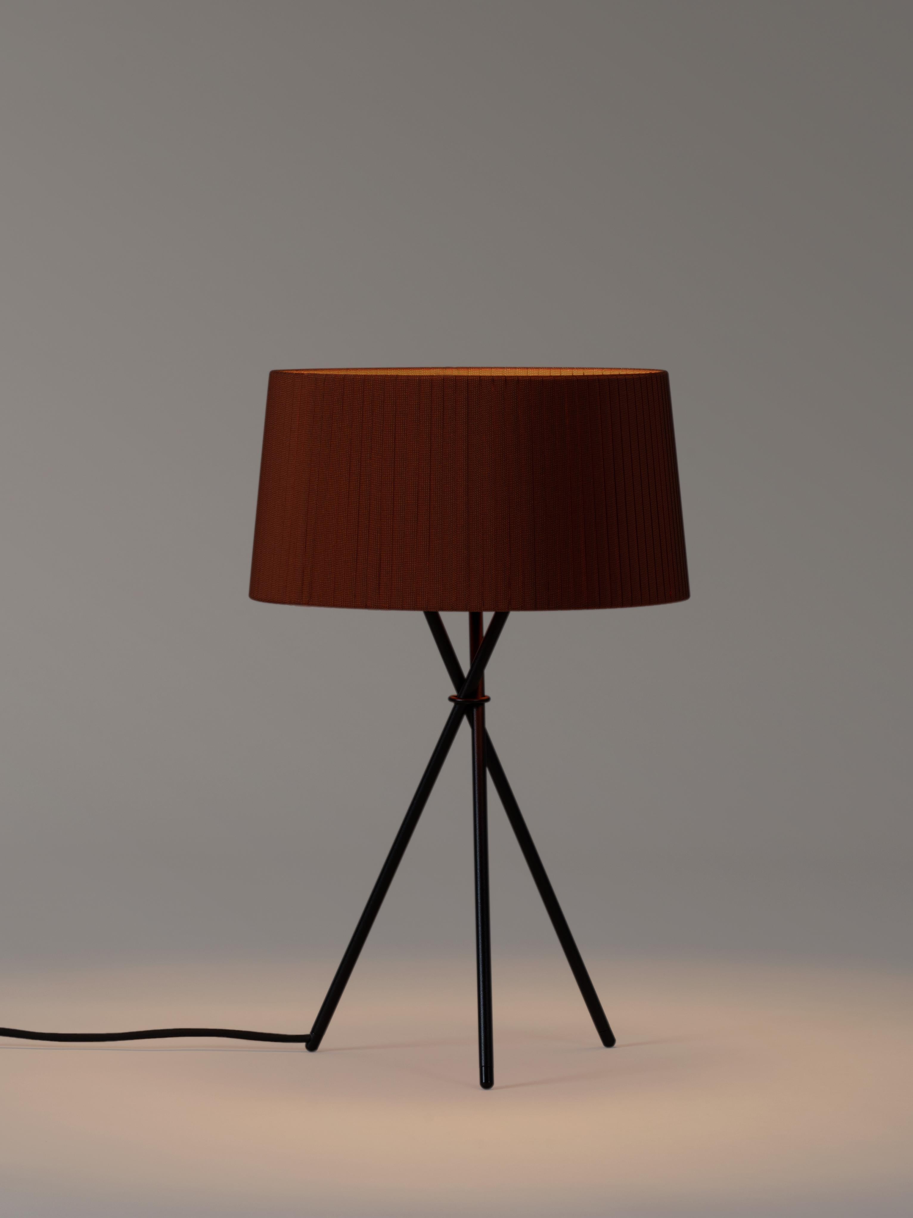 Modern Terracotta Trípode M3 Table Lamp by Santa & Cole For Sale