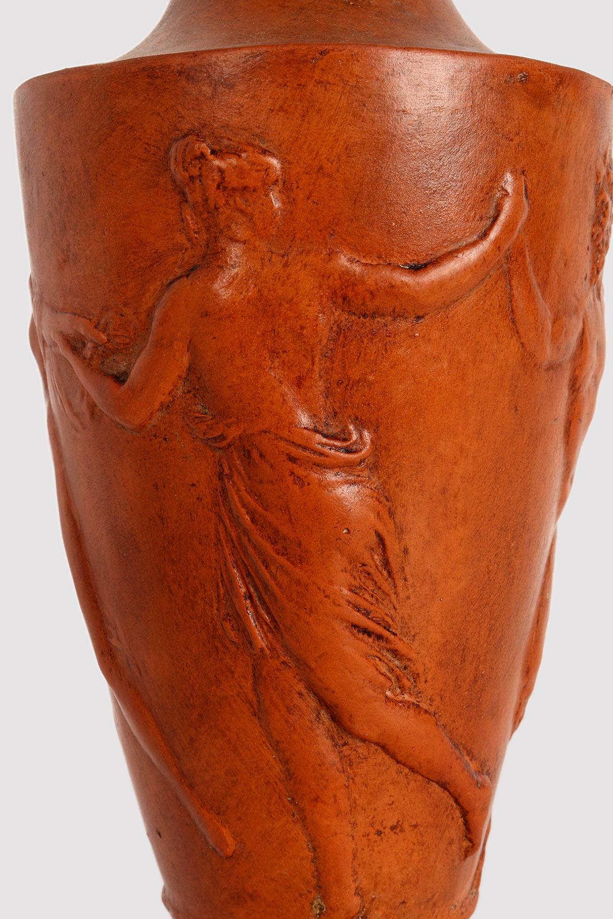 Terracotta vase depicting in relief satyrs and maenads, France 1920. en venta 2