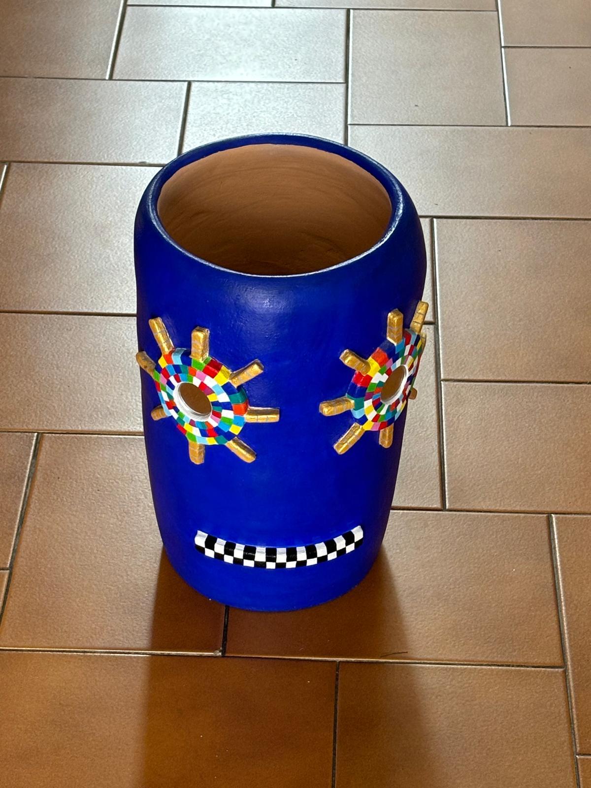 Italiano Vaso in terracotta della Collection'S di Vasi diVisi di Alessandro Guerriero in vendita