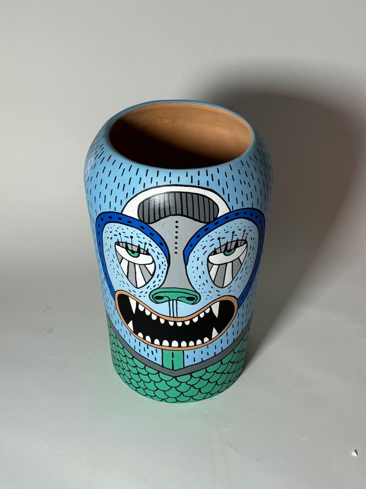 Peint à la main Vase en terre cuite de la collection Vasi diVisi par Elena Salmistraro en vente