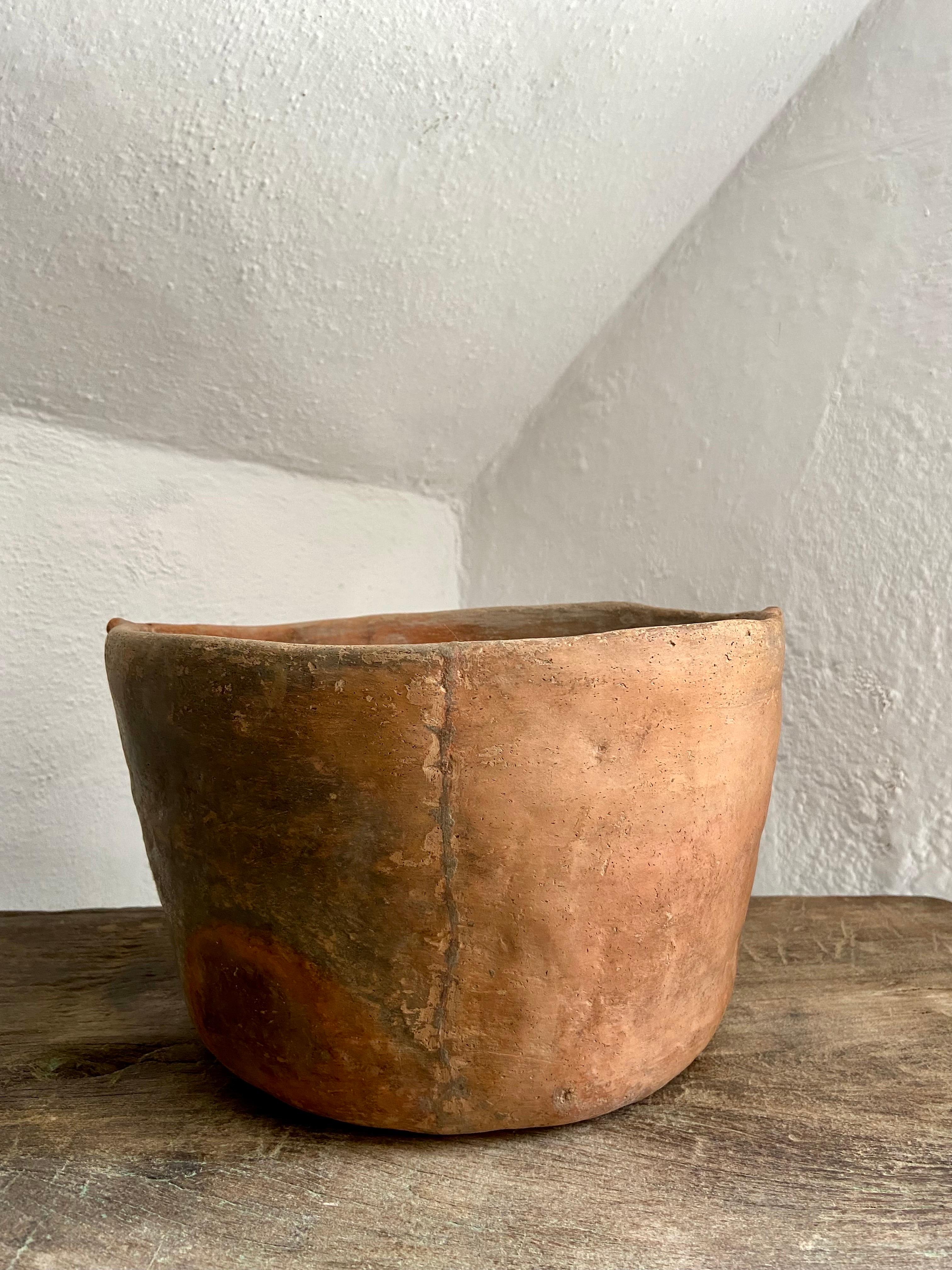 Terracotta Water Bowl from Mexico, Circa 1950´s In Fair Condition For Sale In San Miguel de Allende, Guanajuato