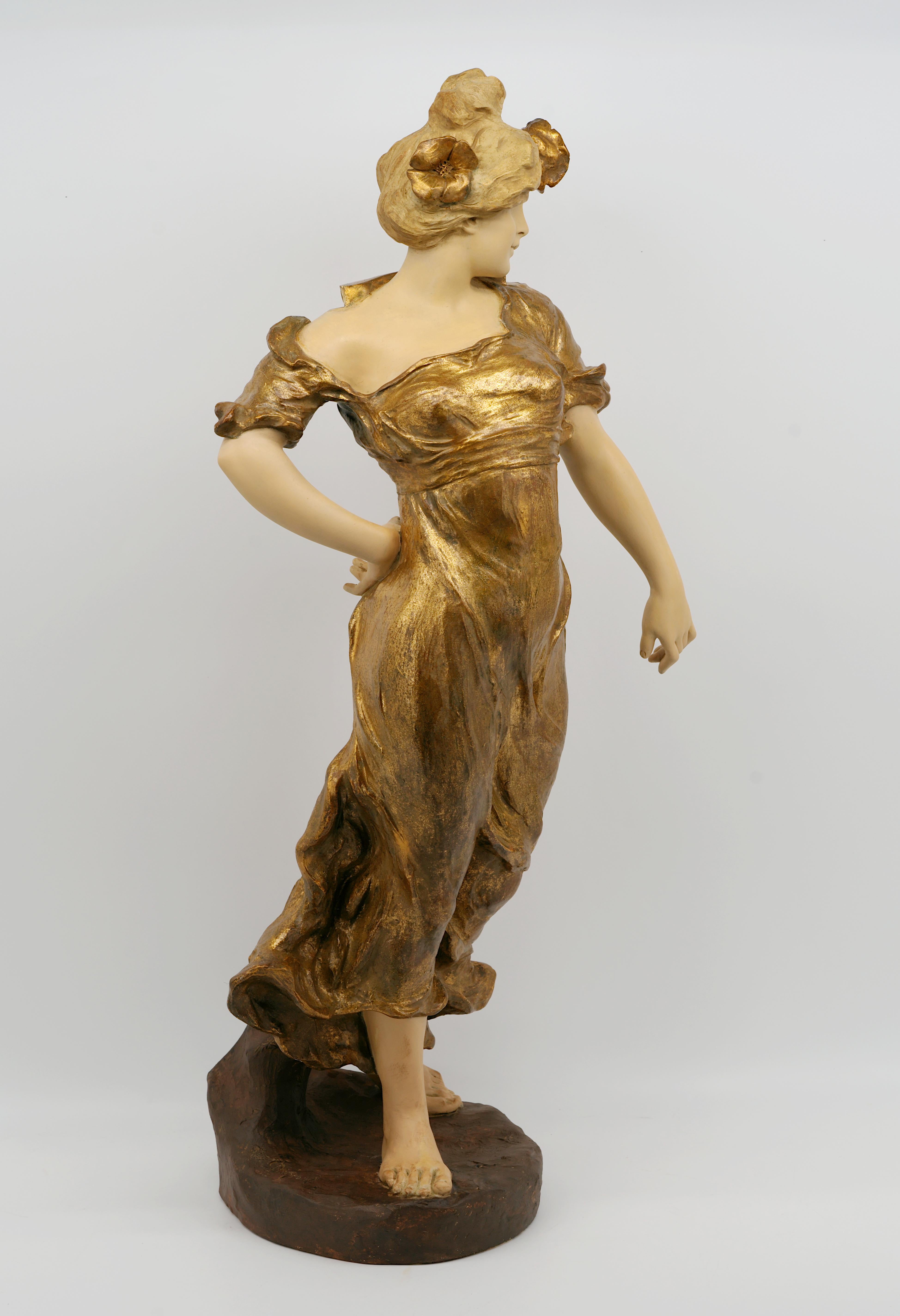 Scultura in terracotta con portatore d'acqua, 1890 ca. in vendita 4